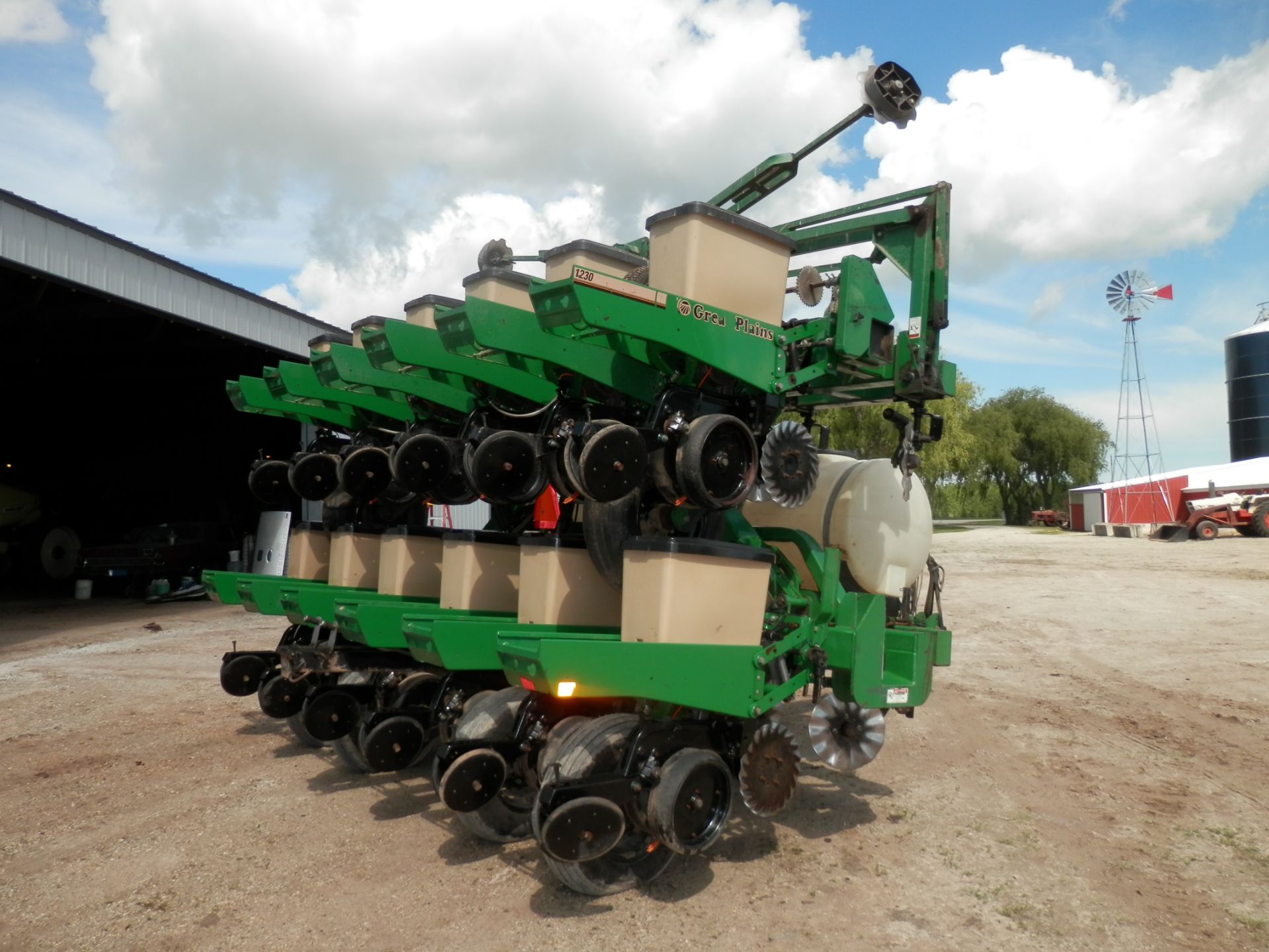 GREAT PLAINS PT1230 12R FOLDING PLANTER - Image 3 of 15