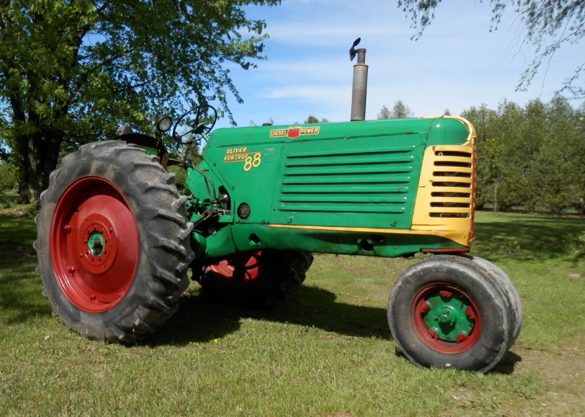 OLIVER 88 ROW CROP DIESEL 2WD TRACTOR - Image 5 of 9