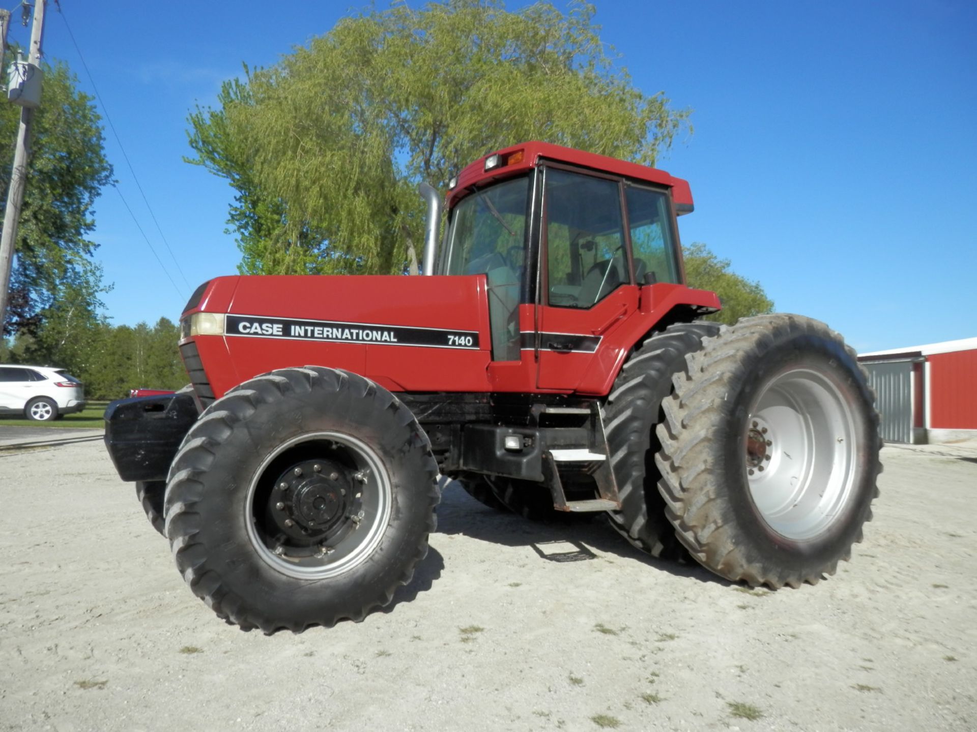 CASE IH 7140 MAGNUM MFWD TRACTOR