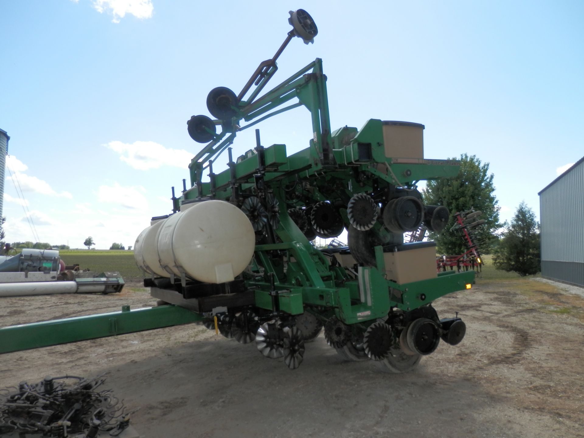 GREAT PLAINS PT1230 12R FOLDING PLANTER - Image 4 of 15