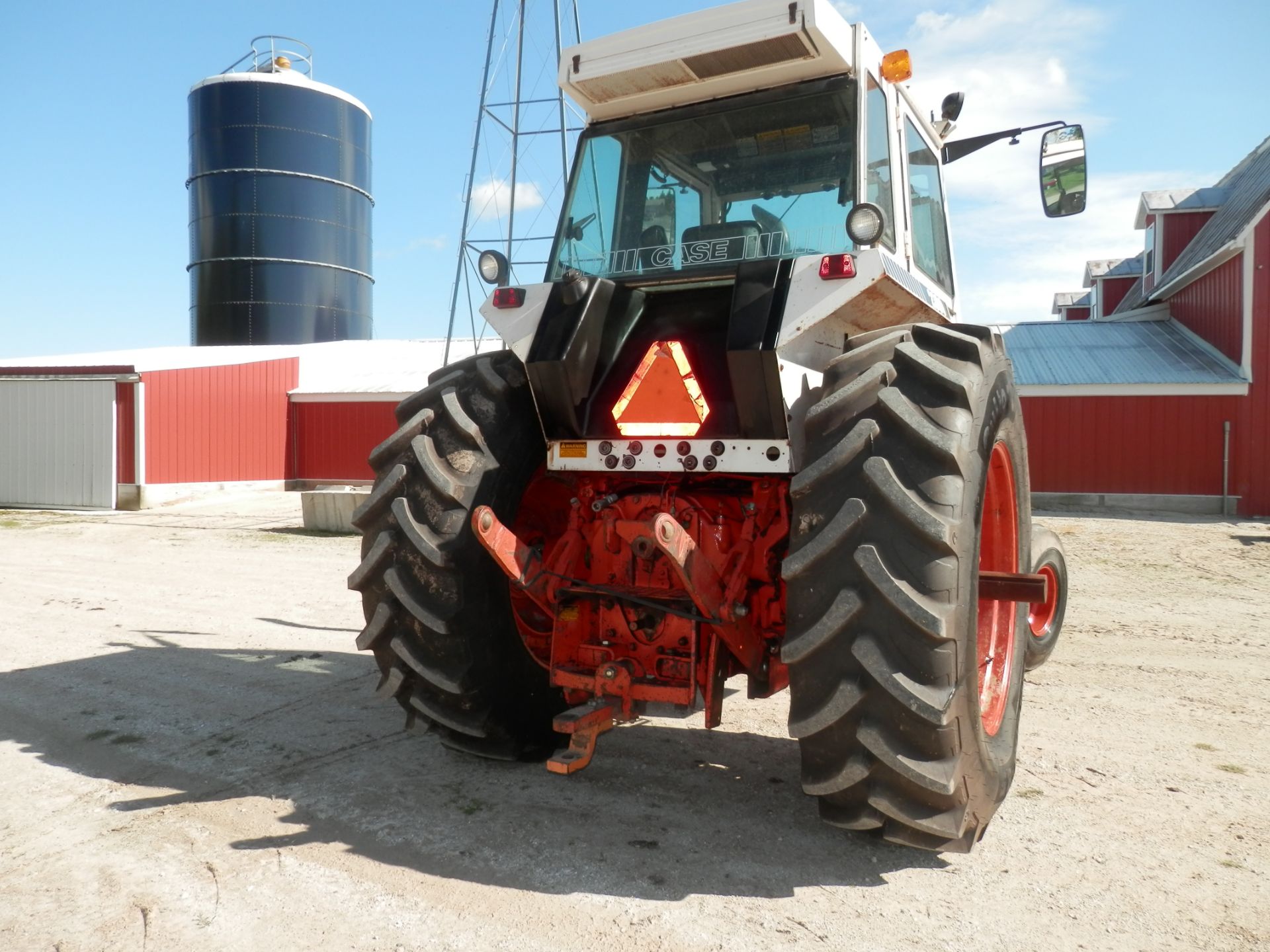 CASE 2390 2WD CAB TRACTOR - Image 4 of 15