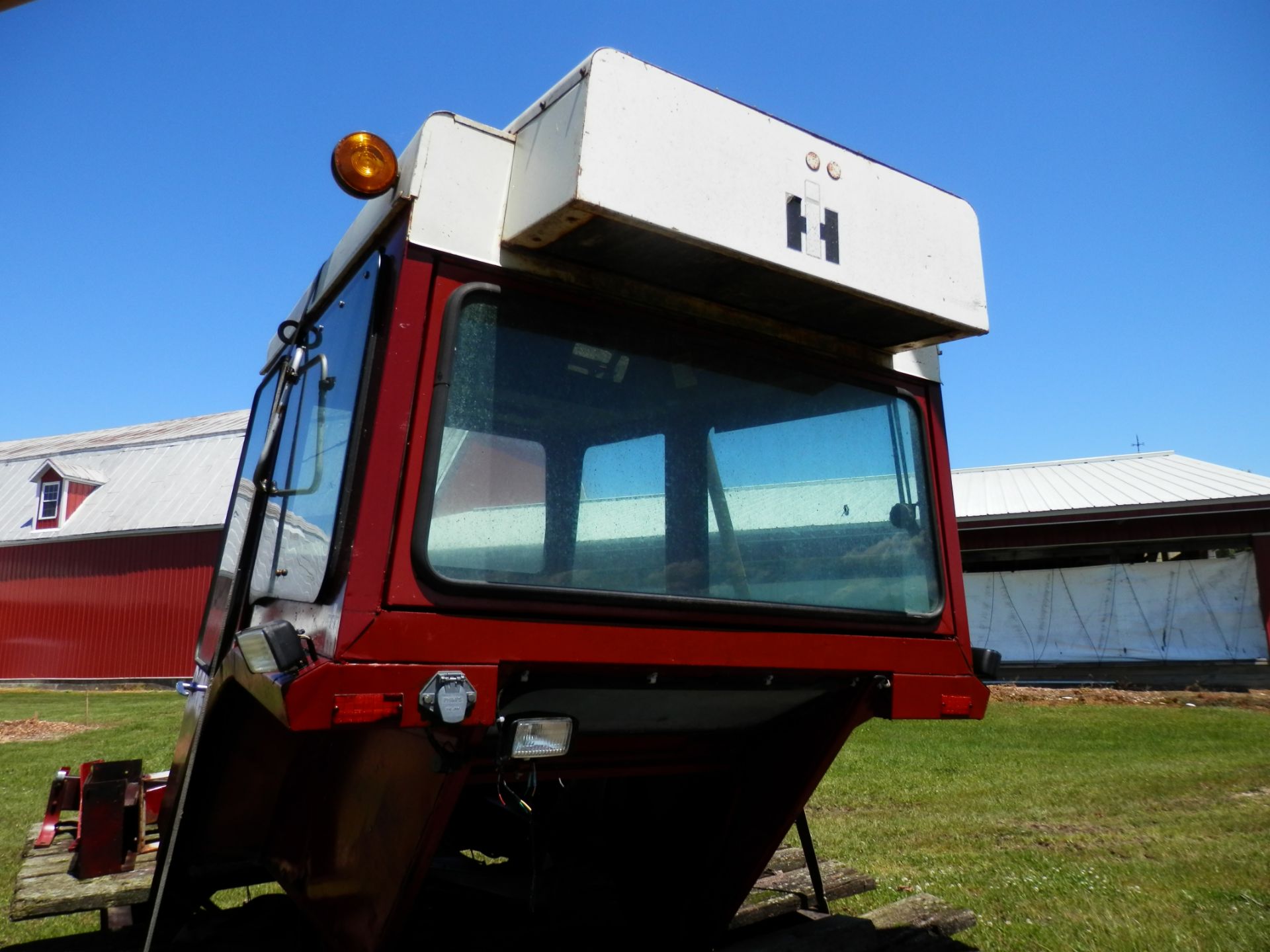 IH CAB 6CM (Removed from IH 1566 Tractor) - Image 4 of 10