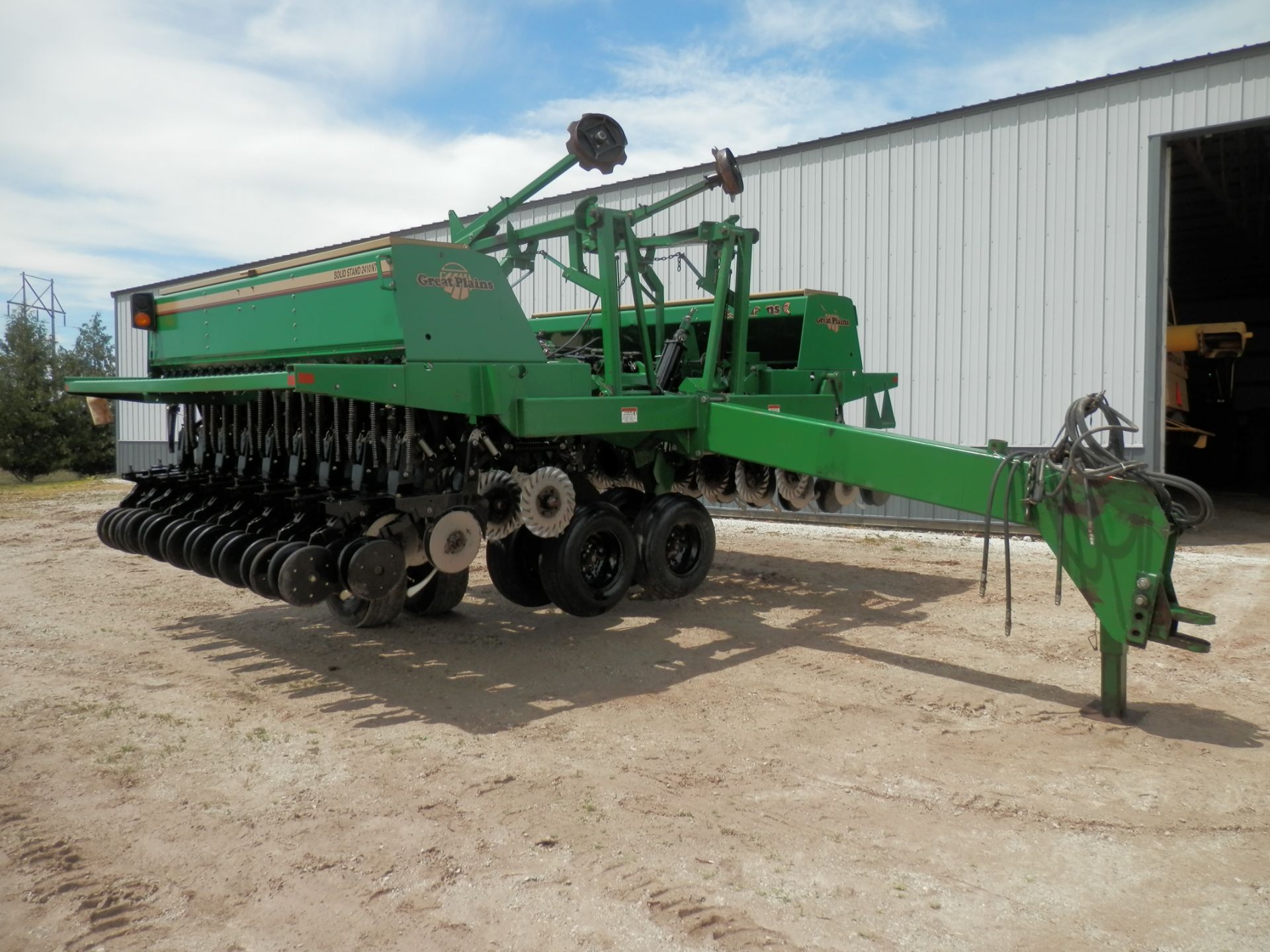 GREAT PLAINS 2410NT 24' FOLDING NO TILL DRILL