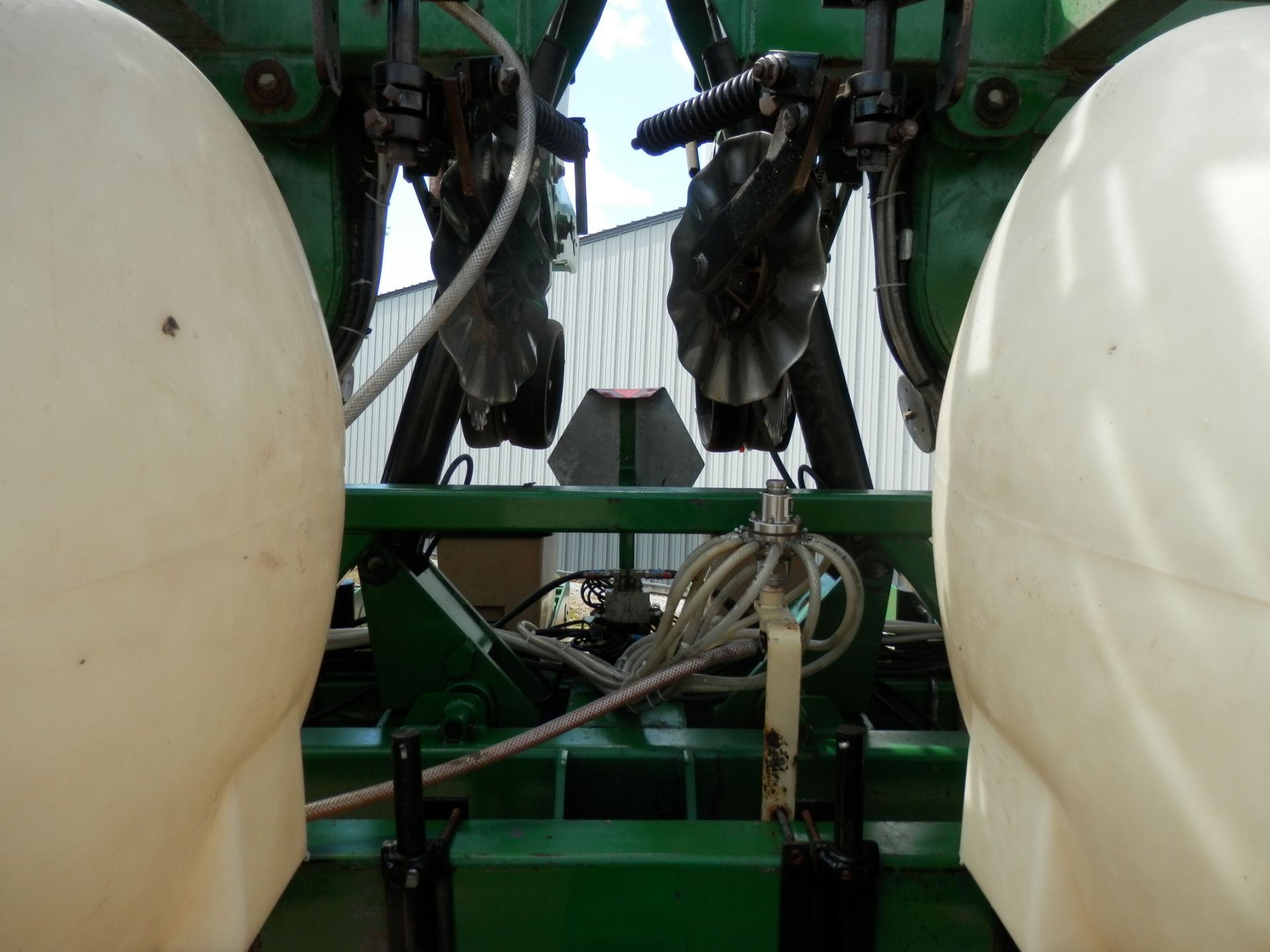 GREAT PLAINS PT1230 12R FOLDING PLANTER - Image 11 of 15