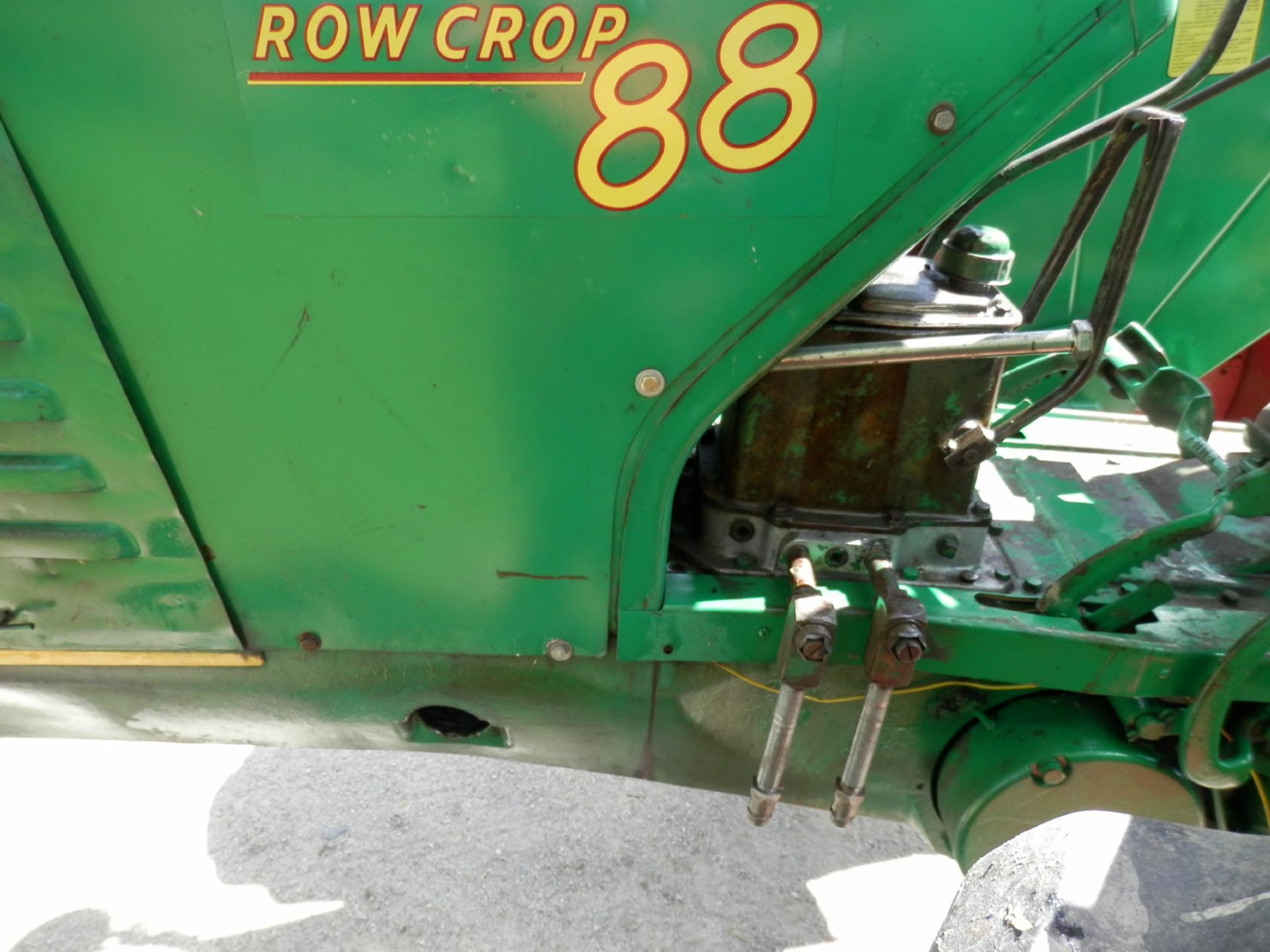 OLIVER 88 ROW CROP DIESEL 2WD TRACTOR - Image 8 of 9