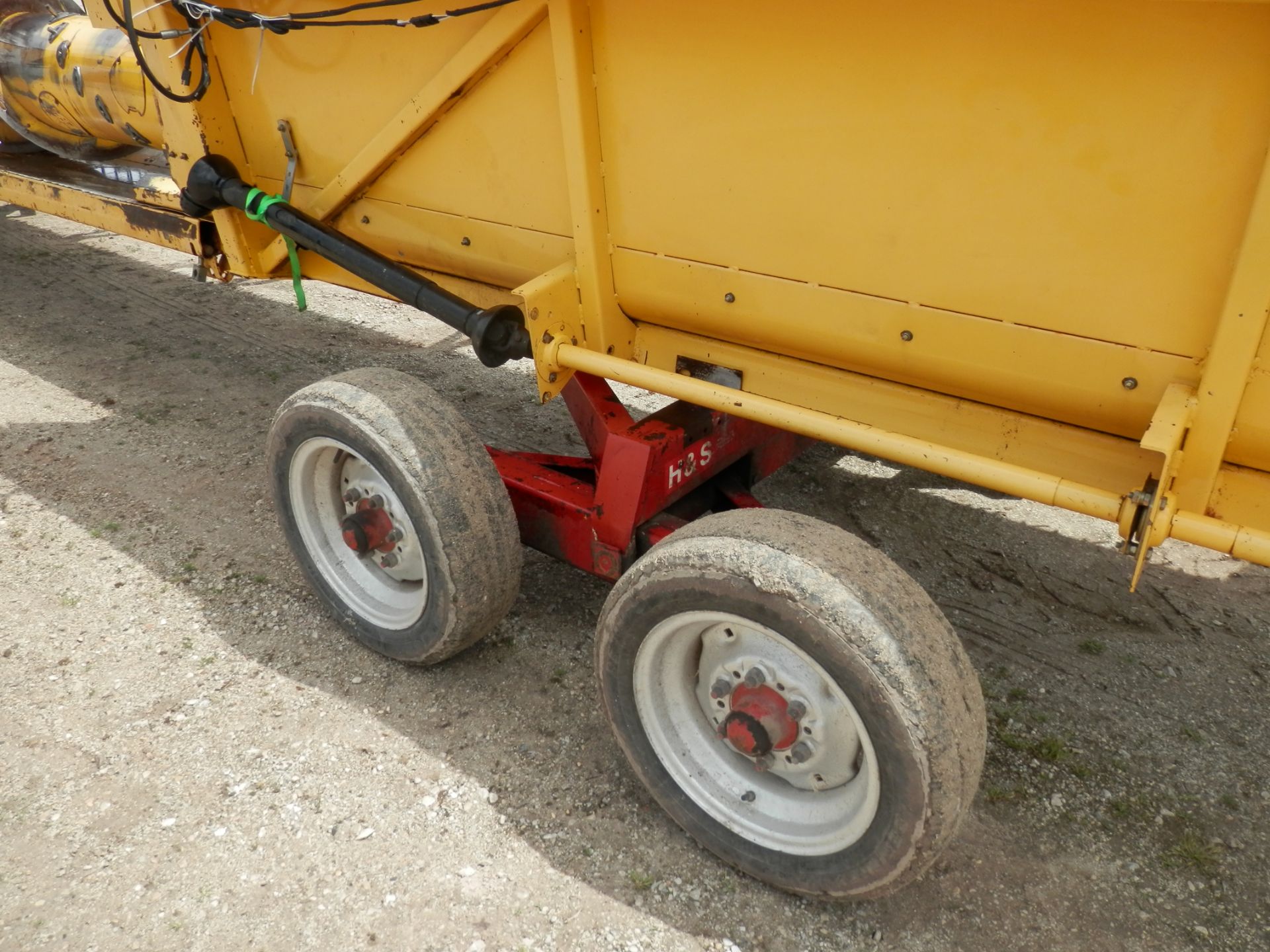 NEW HOLLAND 73C 30' GRAIN PLATFORM - Image 16 of 20