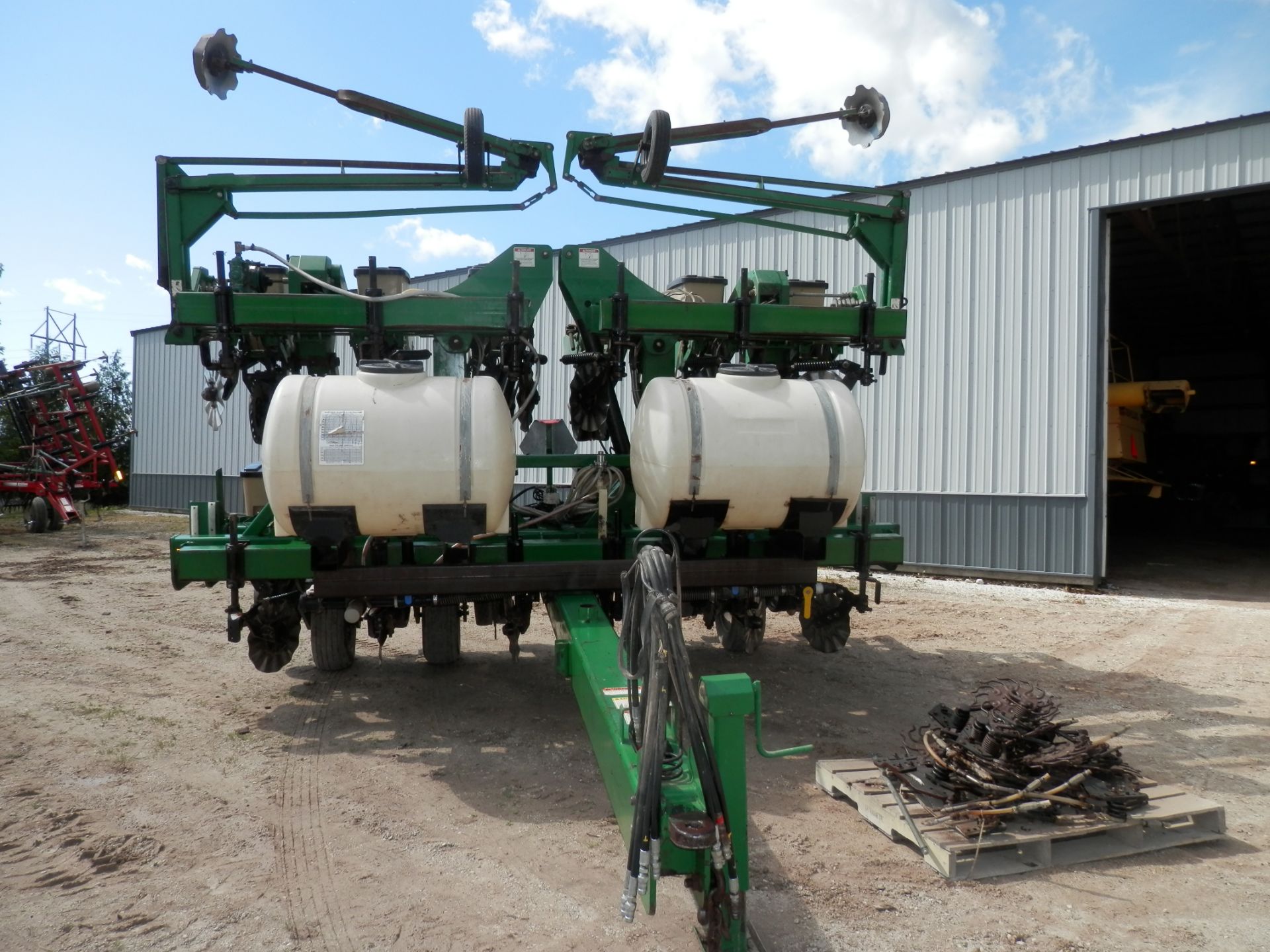 GREAT PLAINS PT1230 12R FOLDING PLANTER - Image 2 of 15