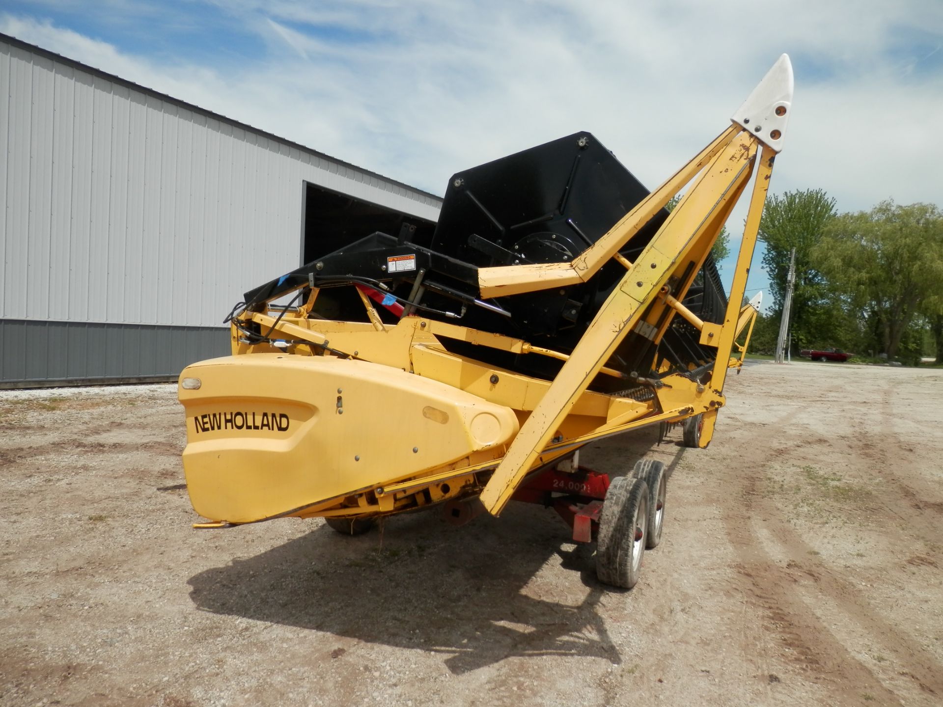 NEW HOLLAND 73C 30' GRAIN PLATFORM - Image 6 of 20