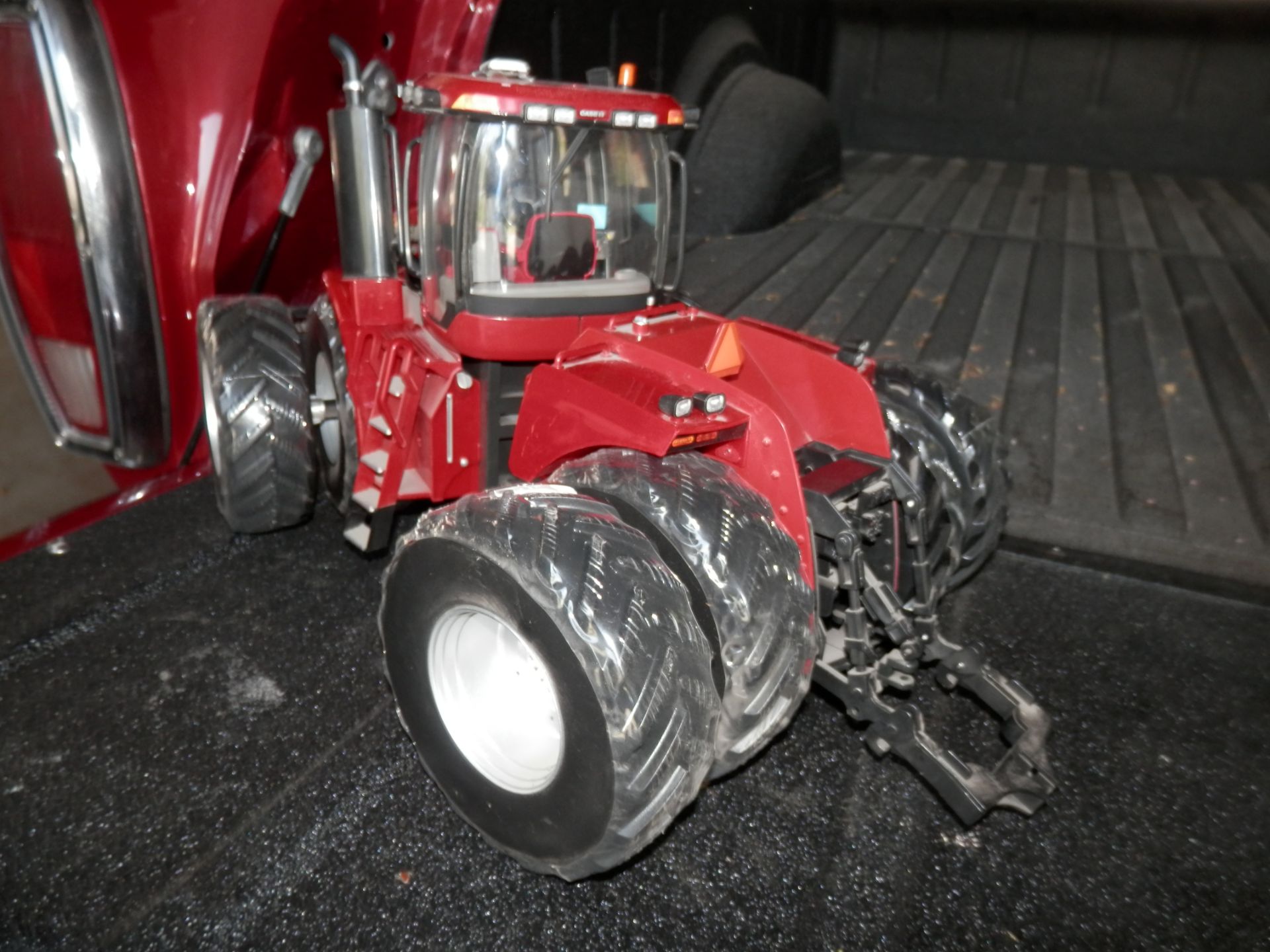 ERTL CASE IH STIEGER 600 MODEL TRACTOR - Image 4 of 4