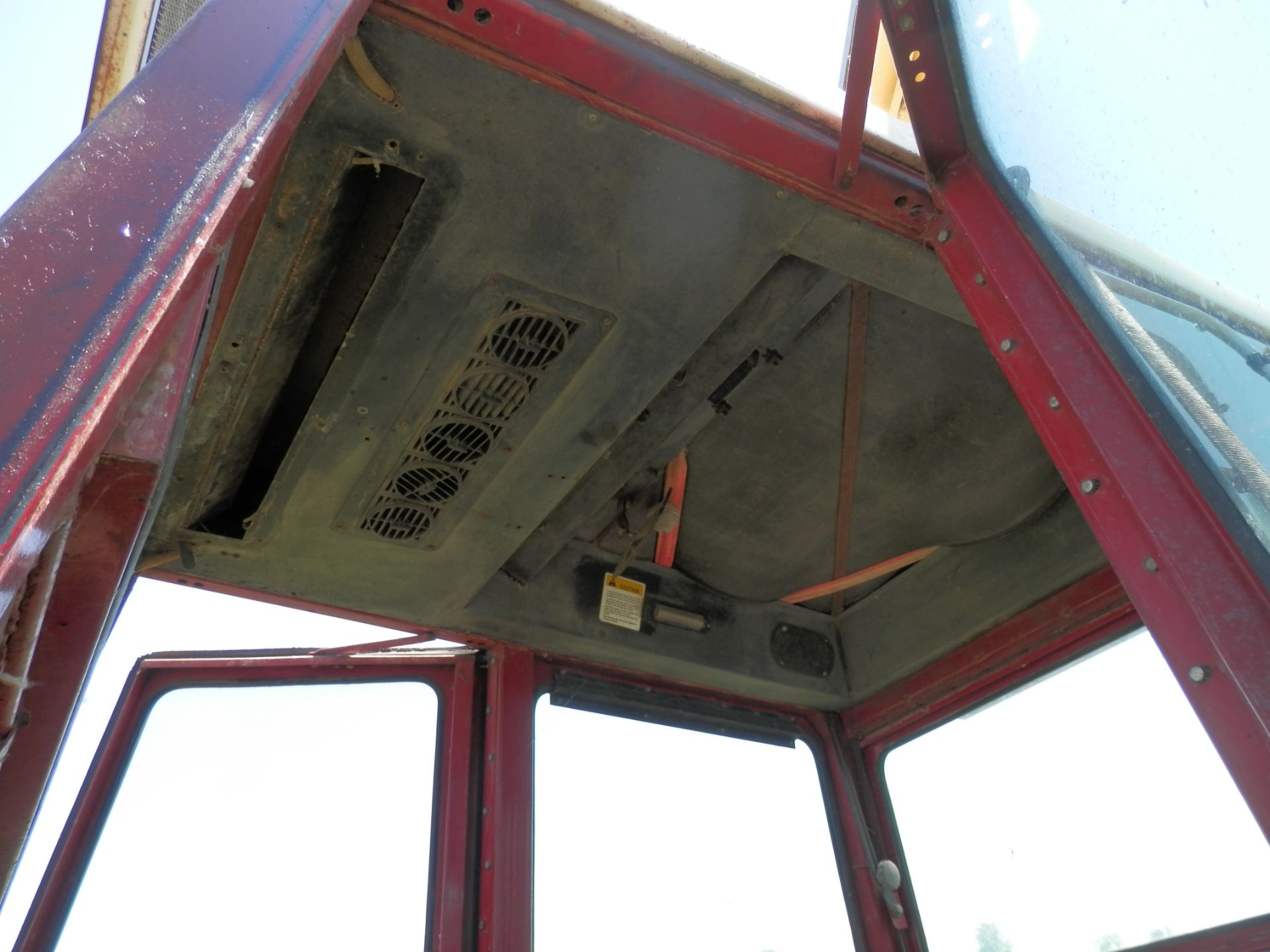 IH CAB 6CM (Removed from IH 1566 Tractor) - Image 6 of 10