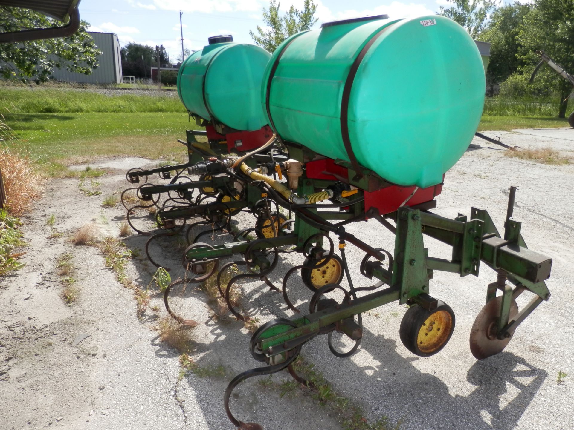 JOHN DEERE 825 4R ROW CROP CULTIVATOR - Image 4 of 8