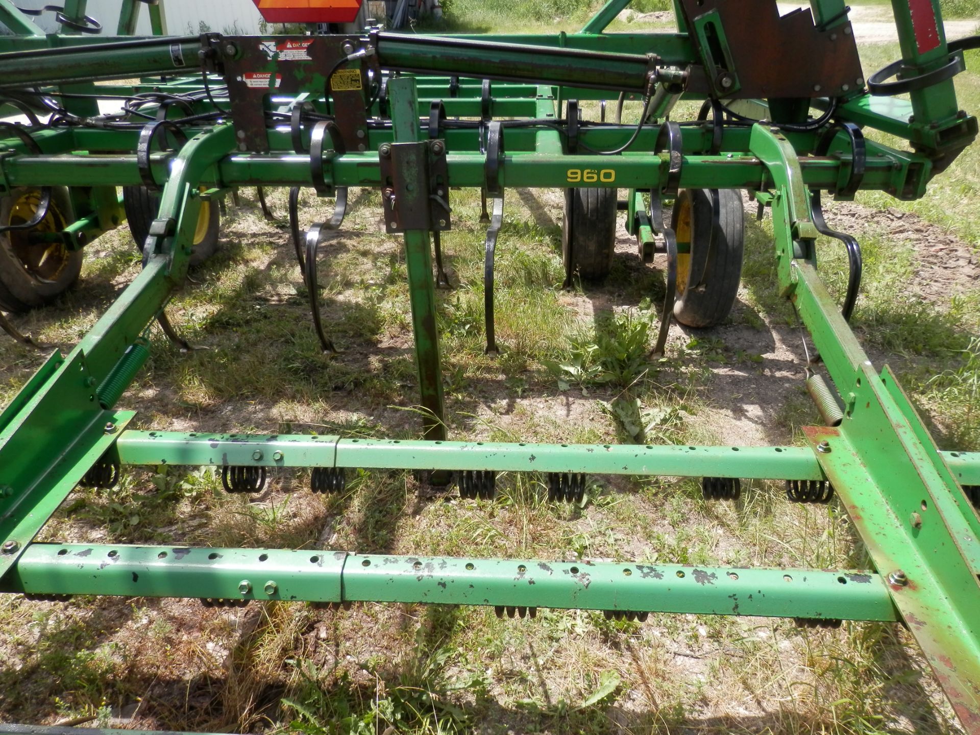 JOHN DEERE 960 31' FIELD CULTIVATOR - Image 4 of 9