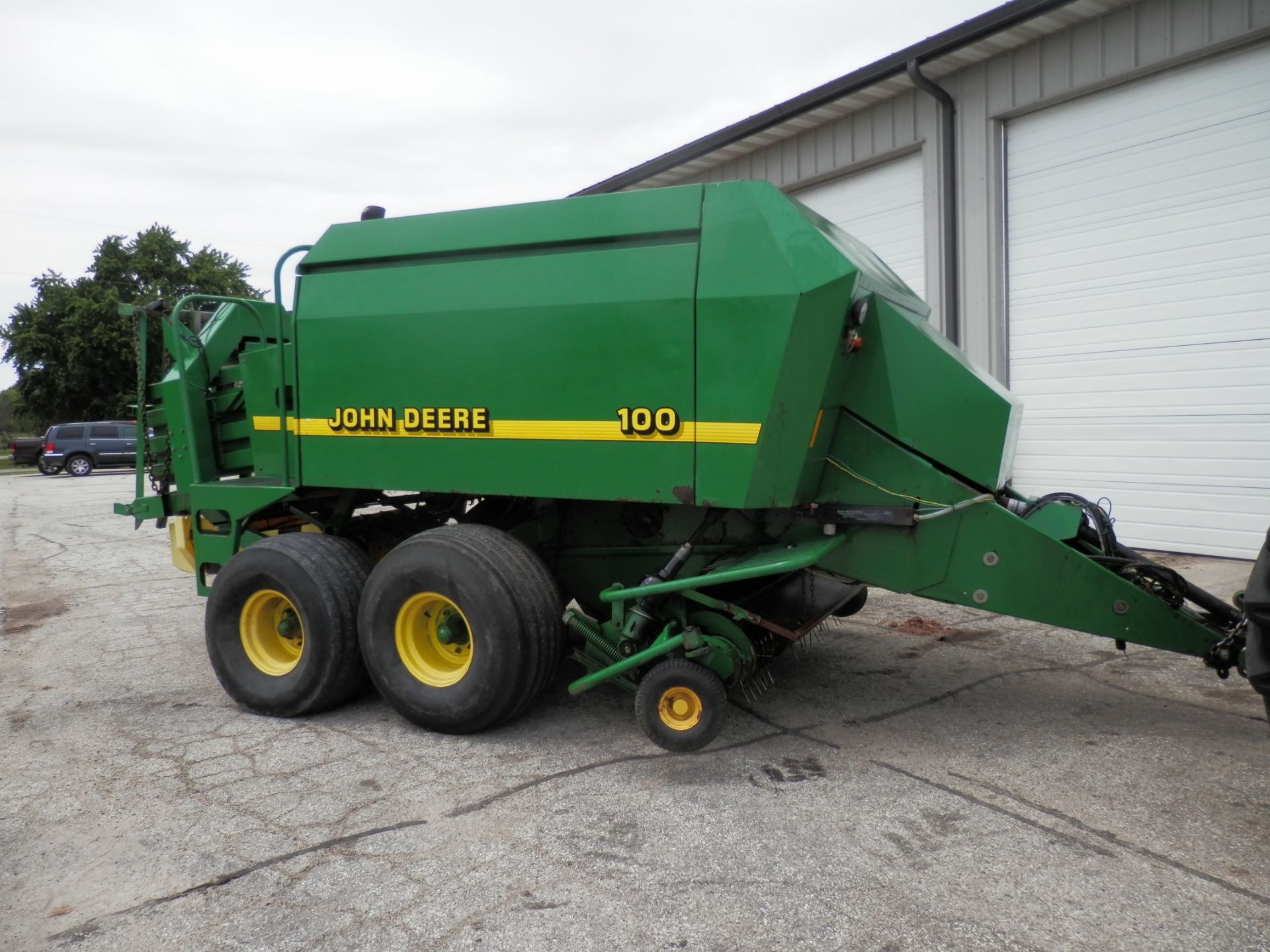 JOHN DEERE 100 BIG SQUARE BALER