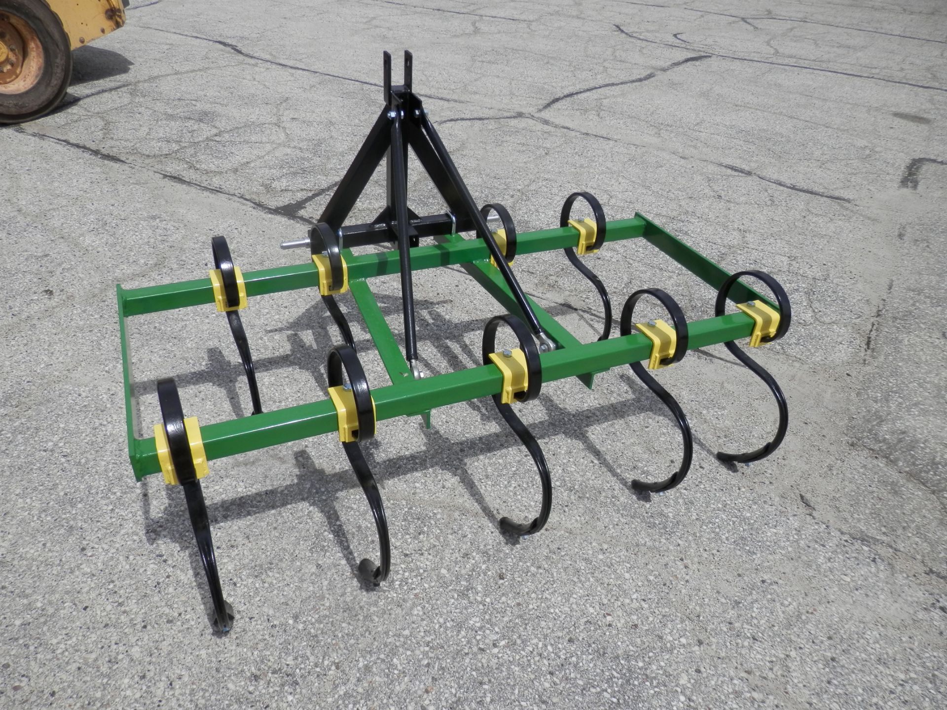 CUSTOM 3 PT 5' S TINE CULTIVATOR - Image 3 of 3