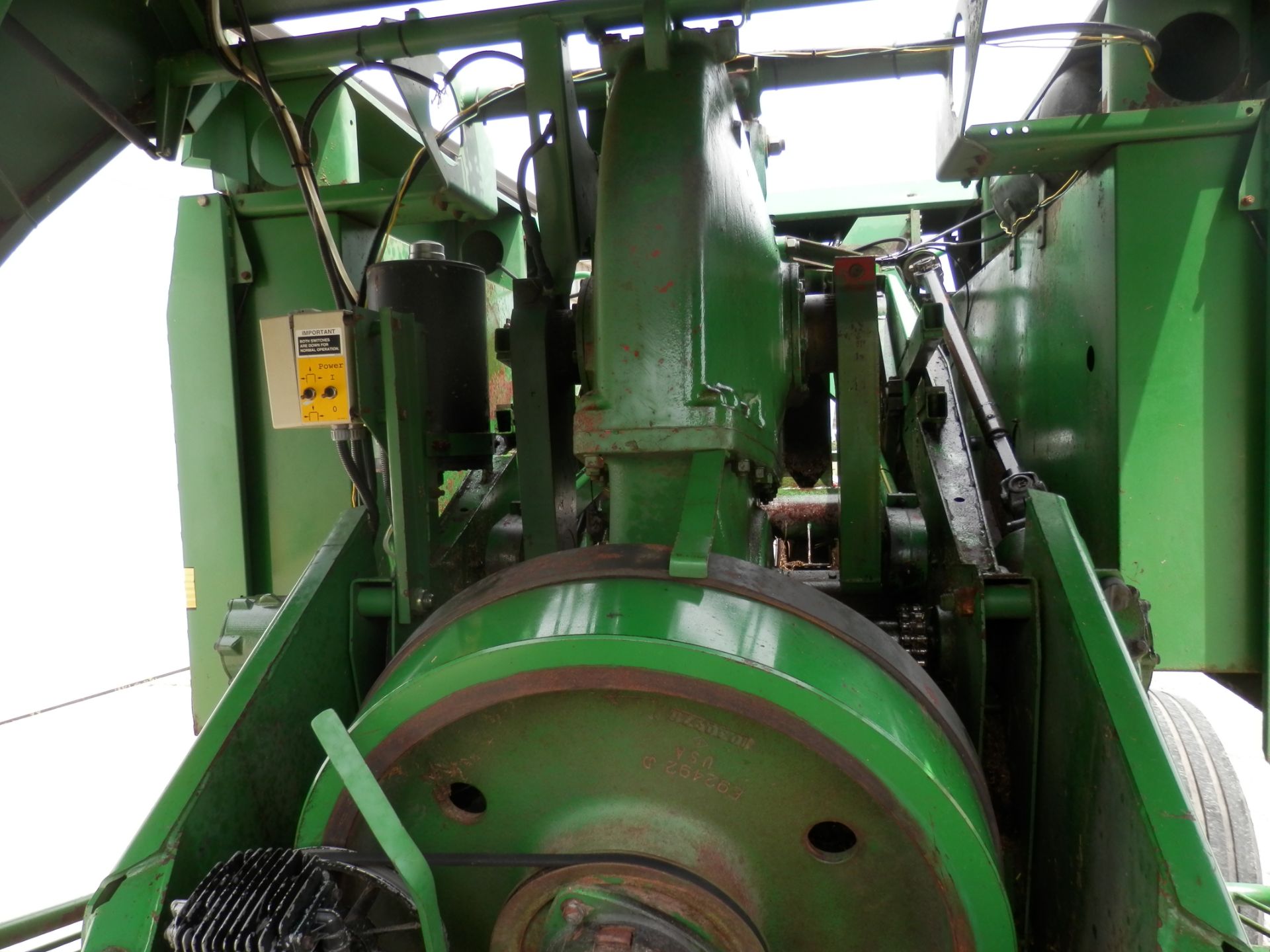 JOHN DEERE 100 BIG SQUARE BALER - Image 7 of 8