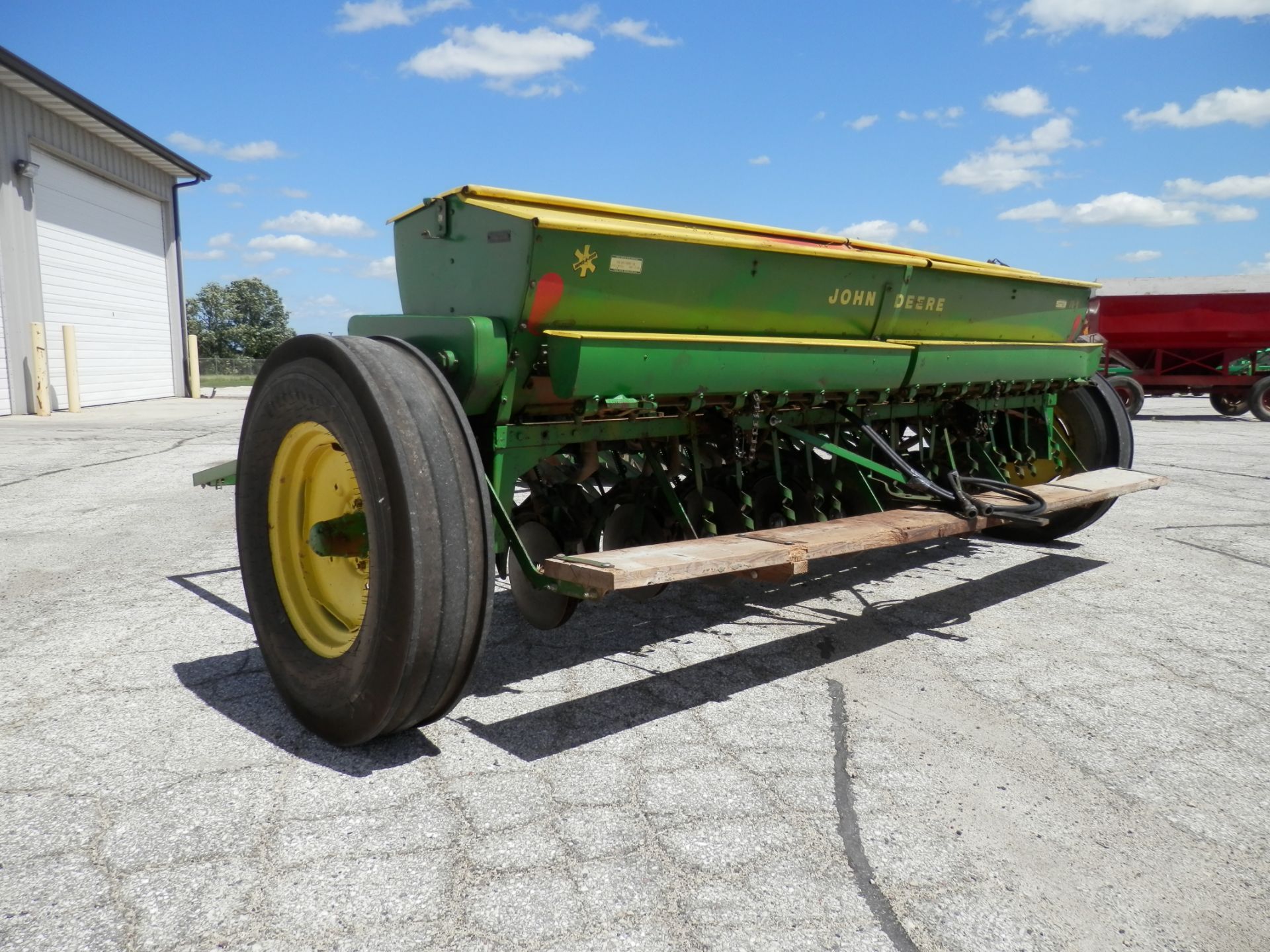 JOHN DEERE FB-B 10' GRAIN DRILL - Image 13 of 13