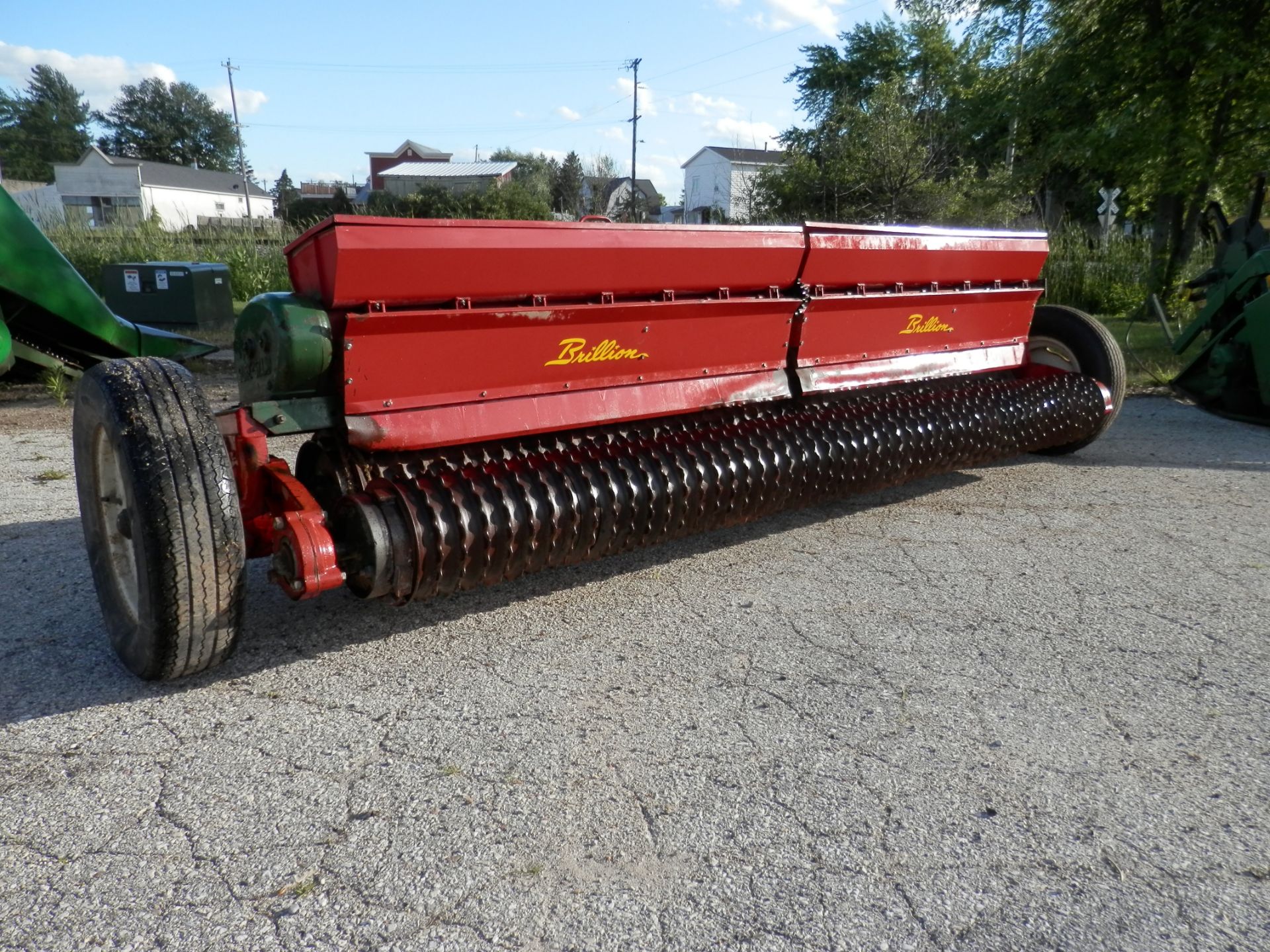 BRILLION MDL SST-1201 10-ft. SURESTAND SEEDER - Image 4 of 7