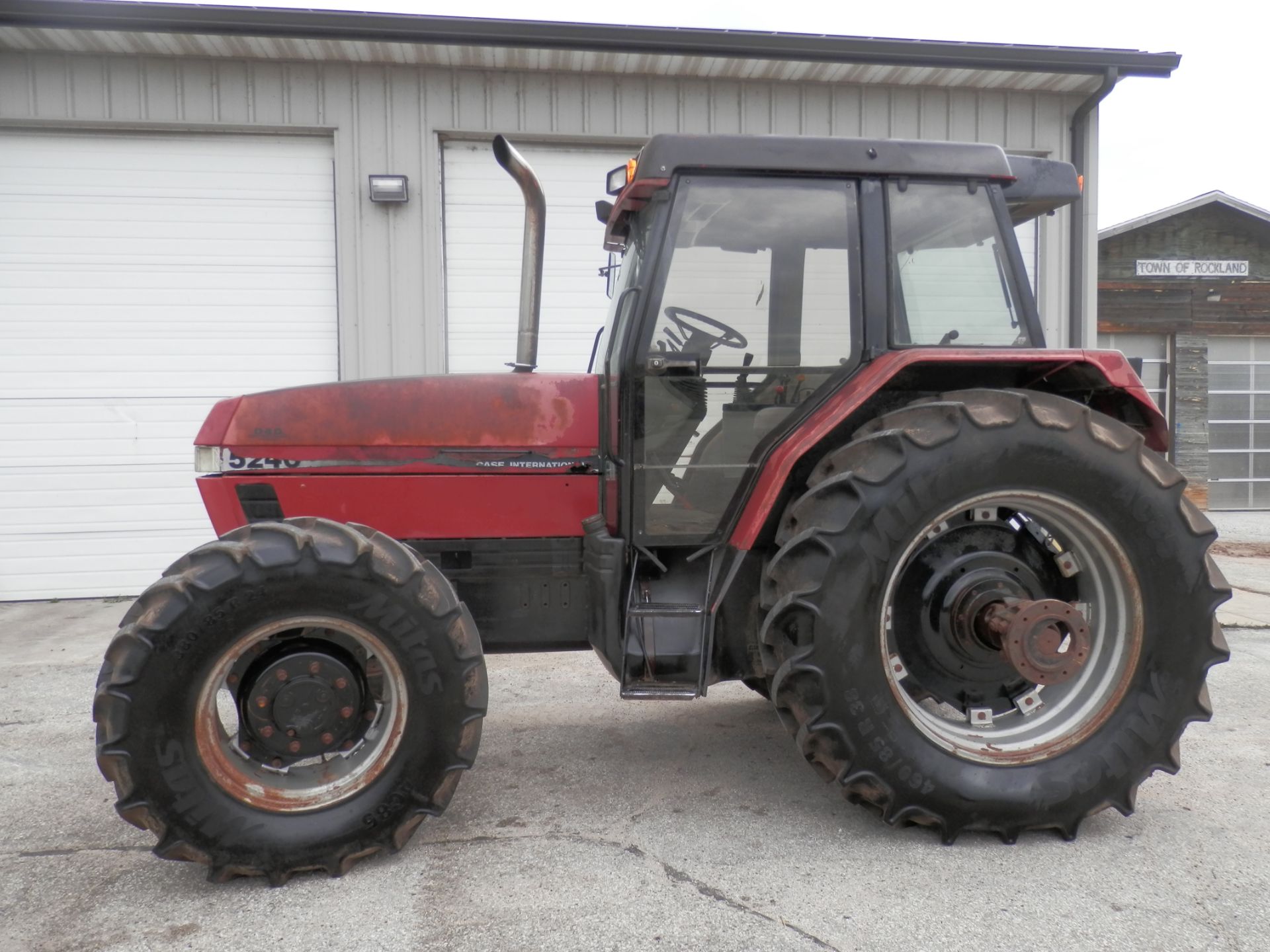 CASEIH 5240 MAXXUM MFWD TRACTOR - Image 2 of 10