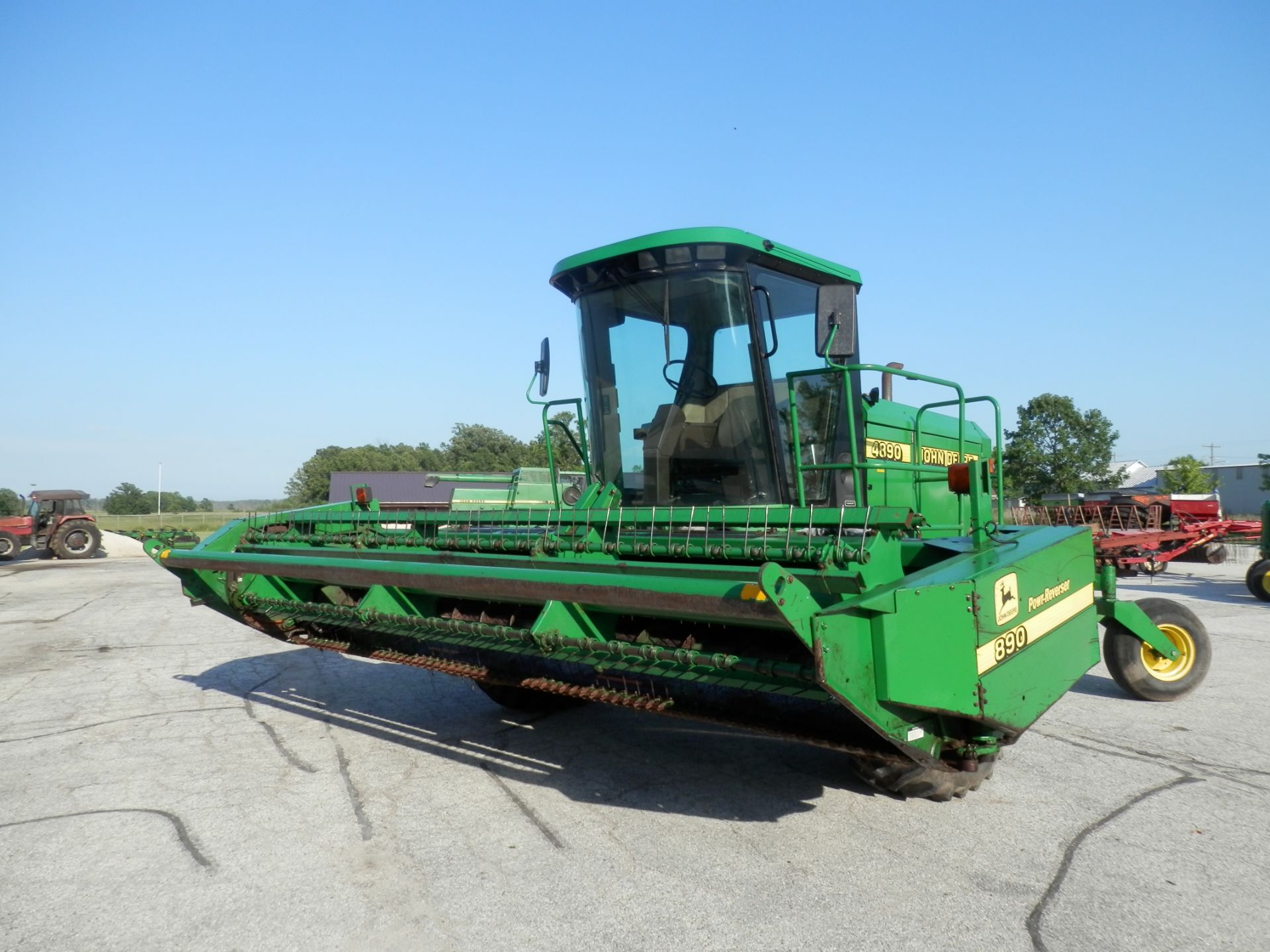 JOHN DEERE 4890 SELF PROPELLED HAYBINE - Image 3 of 22