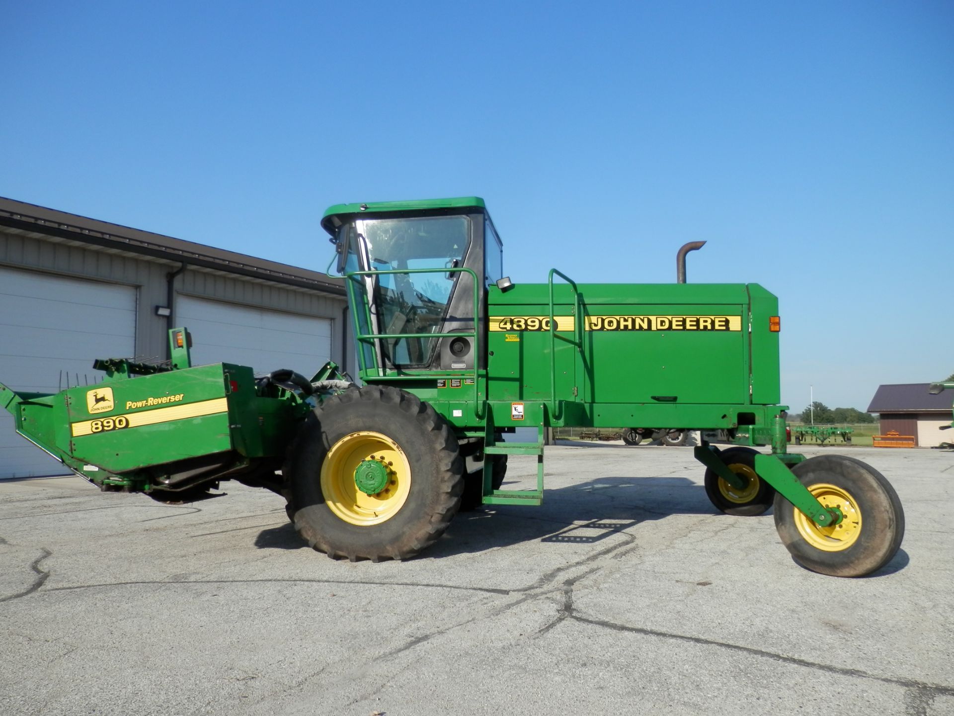 JOHN DEERE 4890 SELF PROPELLED HAYBINE - Image 2 of 22