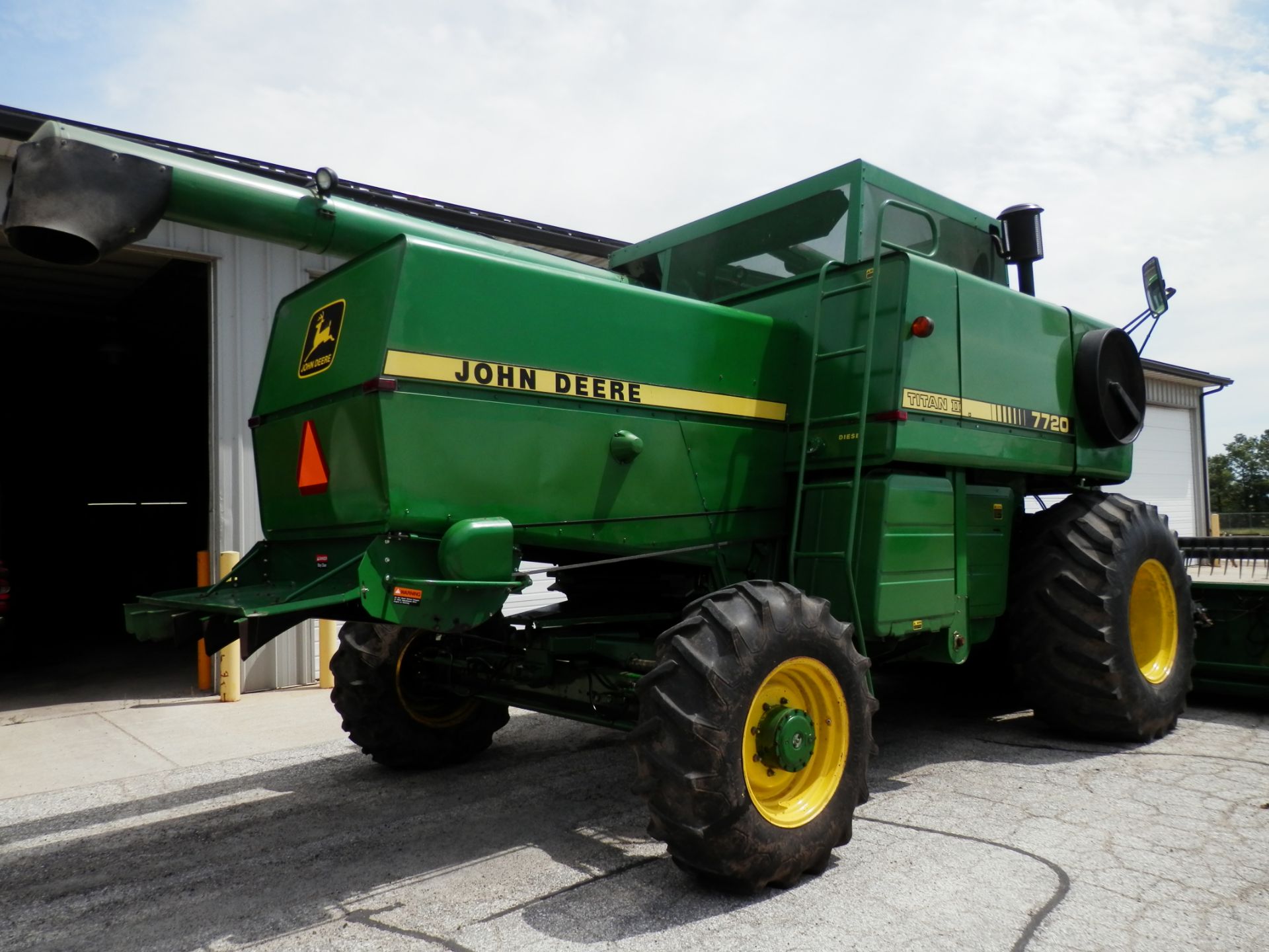 JD 7720 TITAN II DSL RWA COMBINE - Image 5 of 20