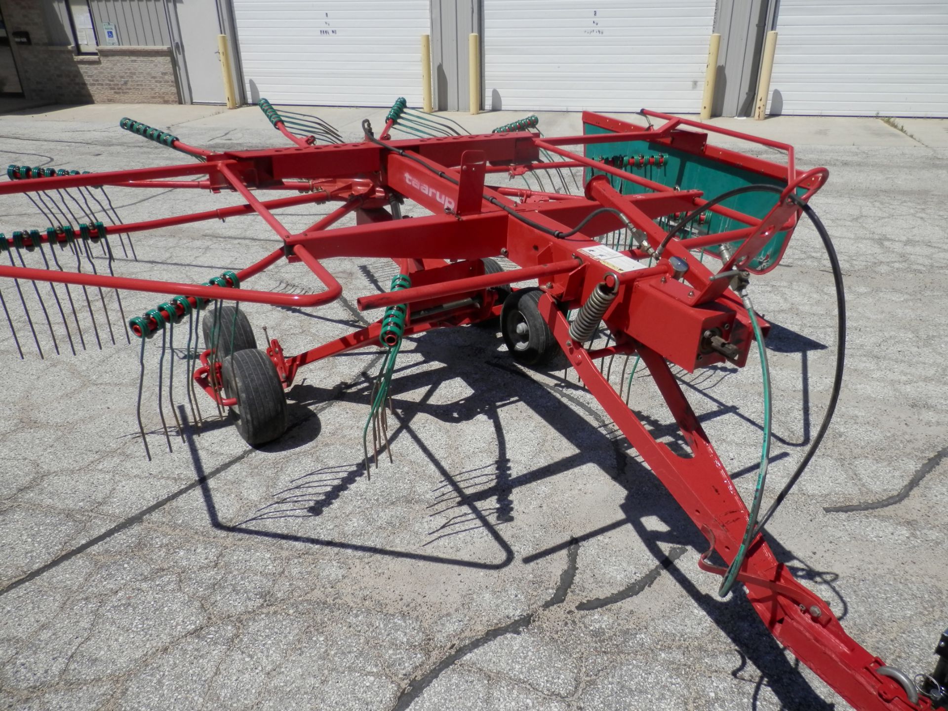 KVERNELAND TAARUP 9042T ROTARY RAKE