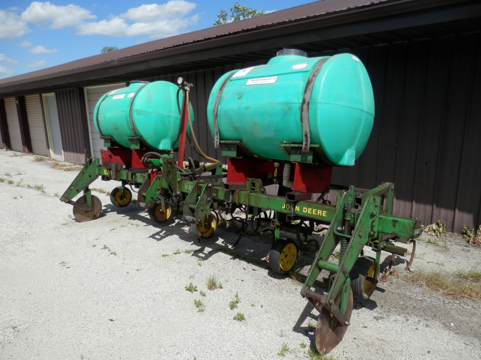 JOHN DEERE 825 4R ROW CROP CULTIVATOR