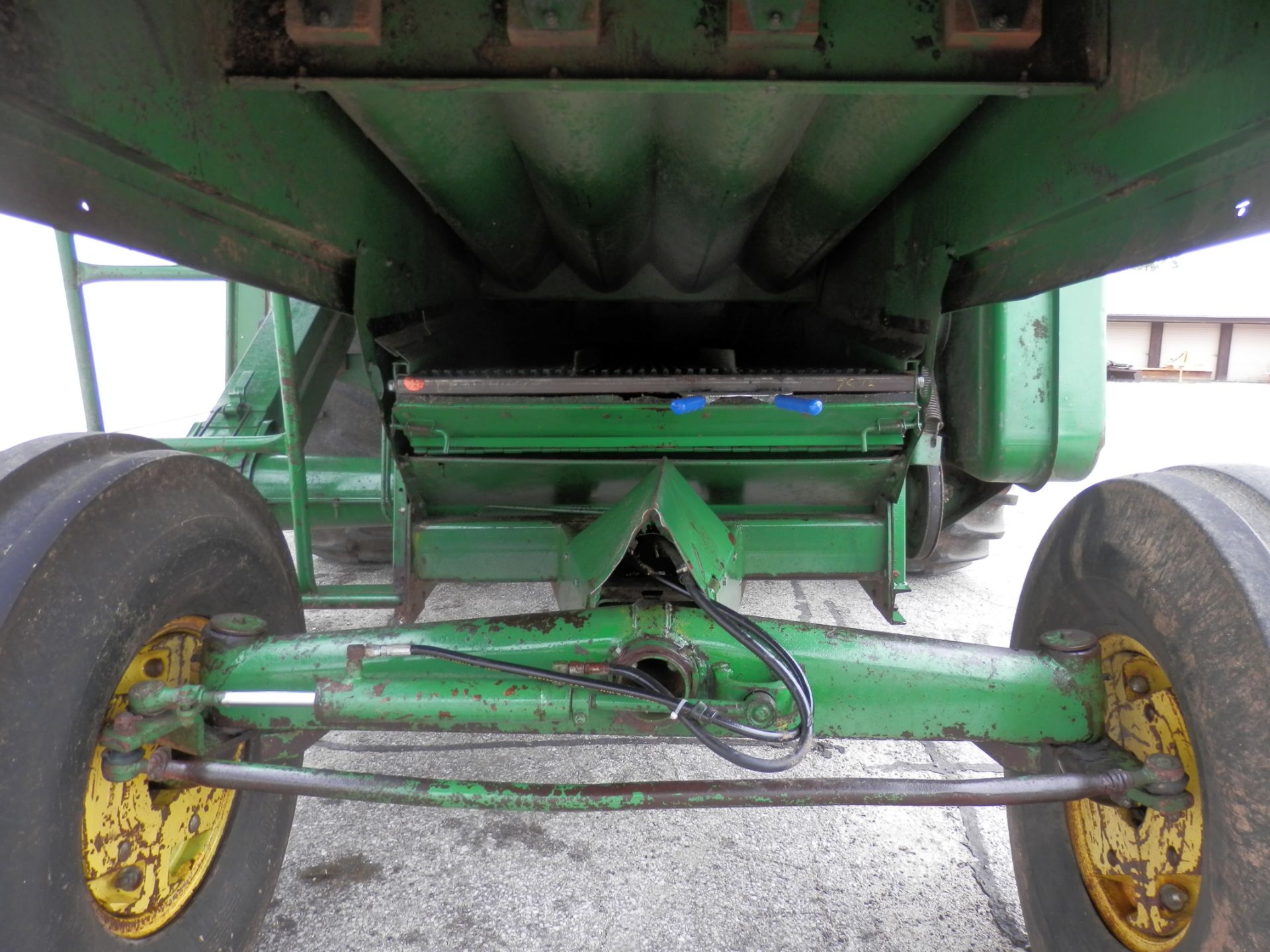 JOHN DEERE 4420 COMBINE - Image 8 of 14