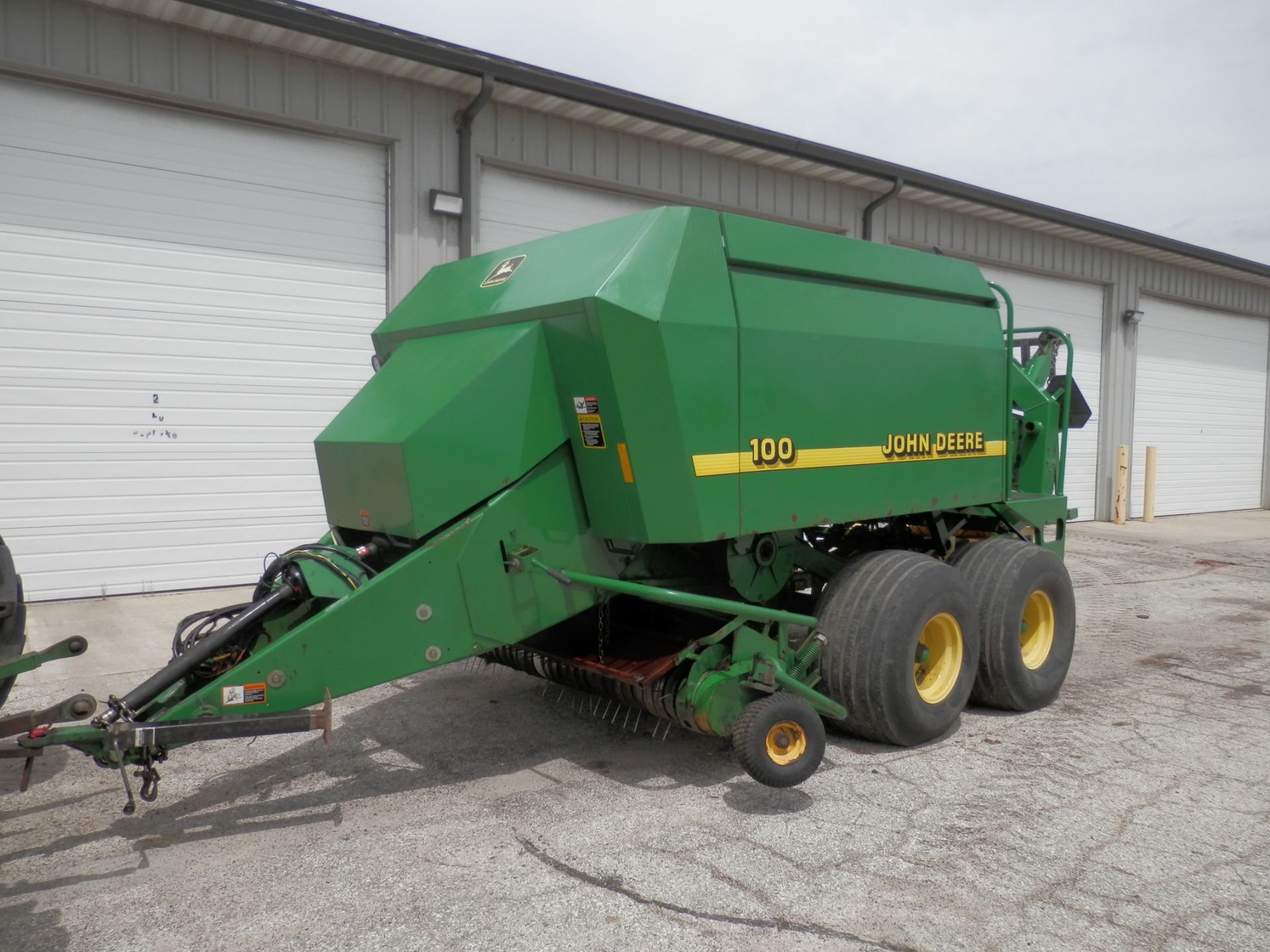 JOHN DEERE 100 BIG SQUARE BALER - Image 2 of 8