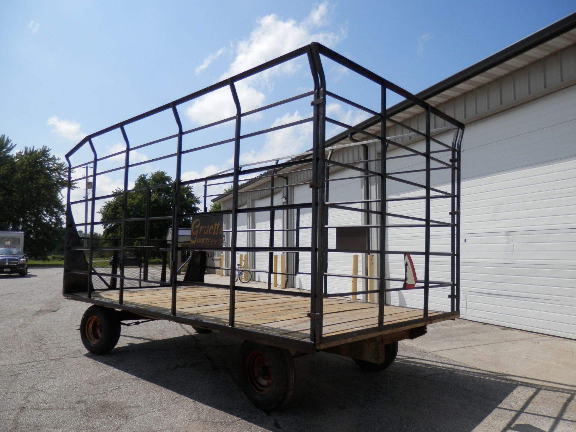 GRUETTS 9x18' STEEL SIDE KICK BALE WAGON - Image 3 of 4