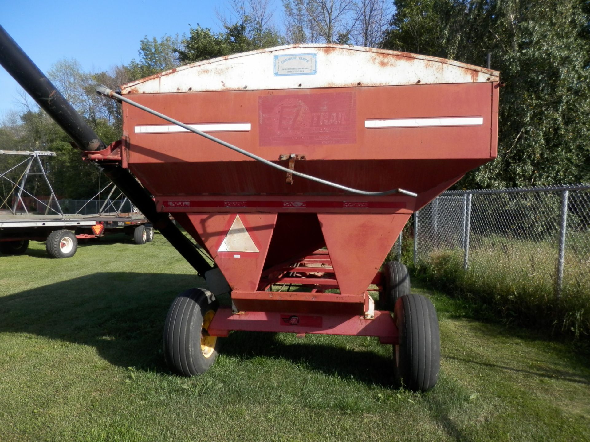 EZ TRAIL MDL 3400 GRAVITY BOX w/FERT AUGER - Image 4 of 6