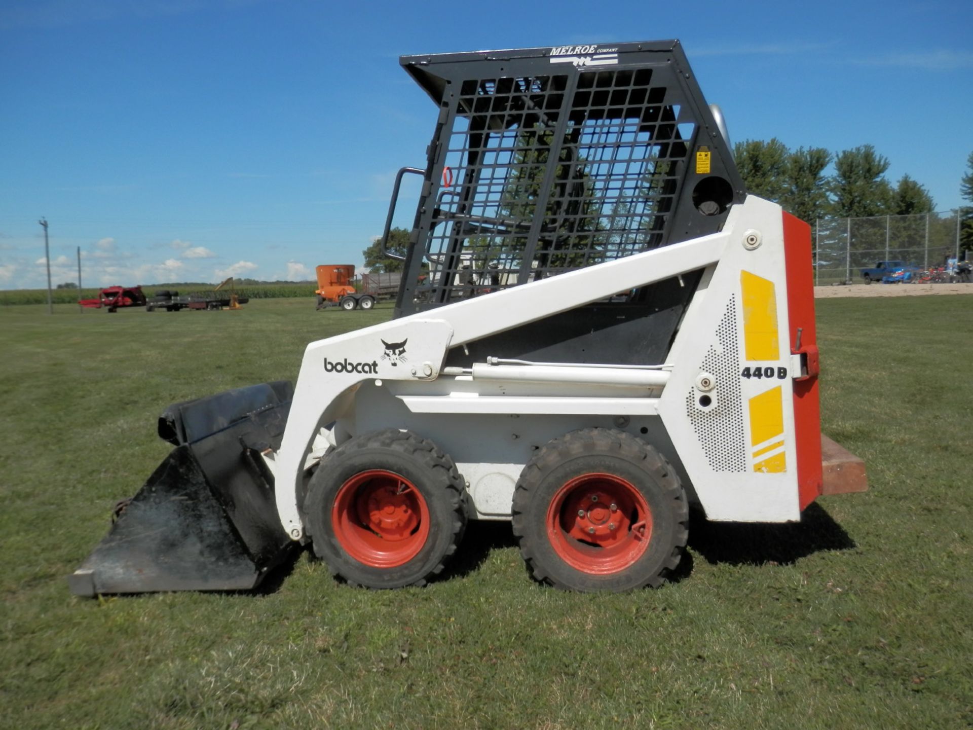 BOBCAT 440B SKID STEER