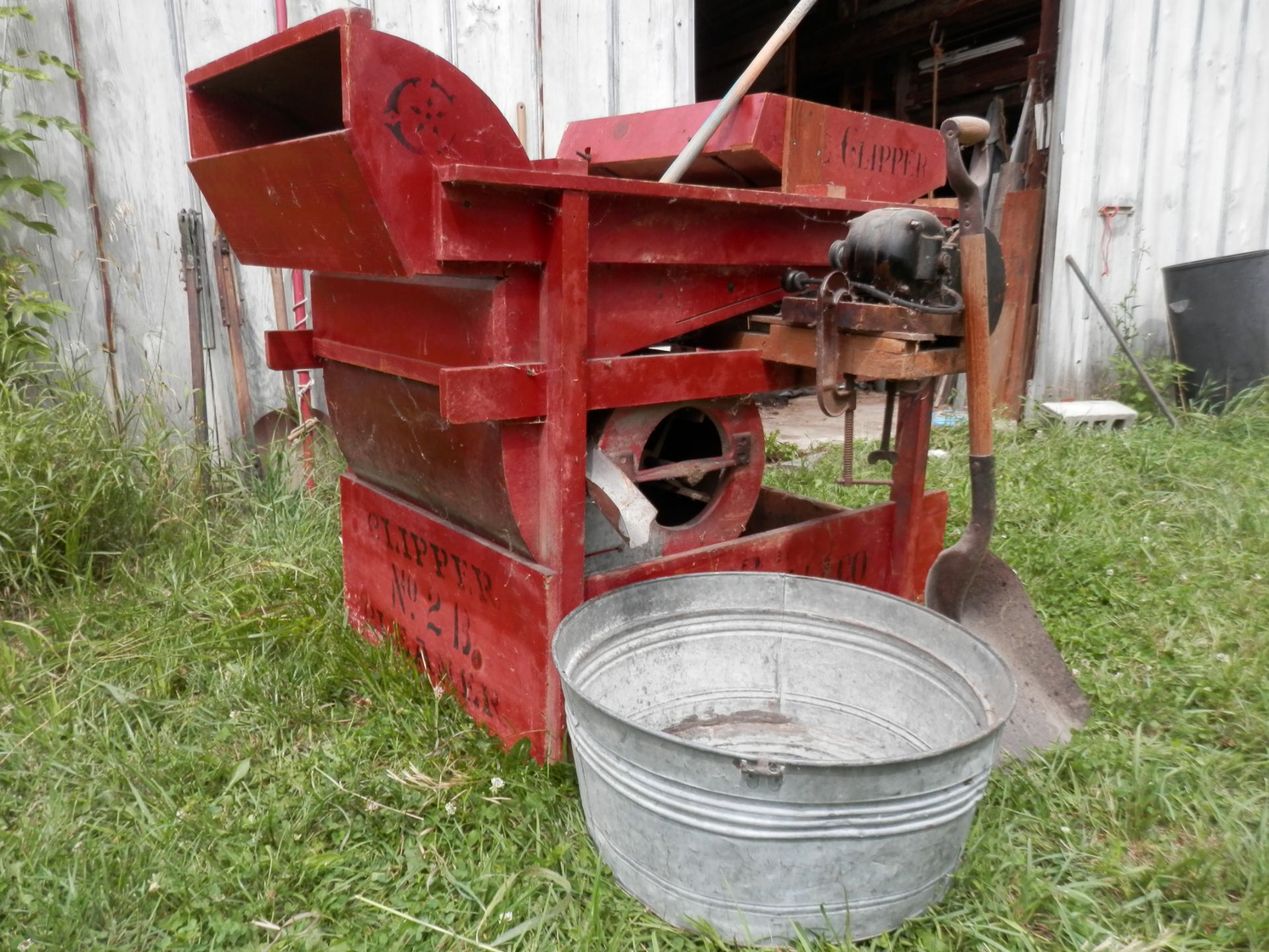 ANTIQUE CLIPPER NO. 2B FANNING MILL