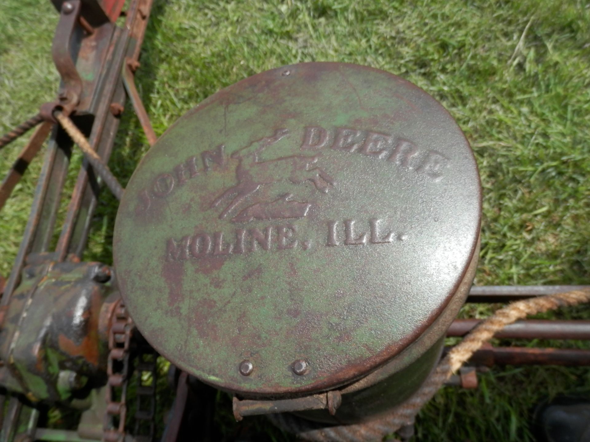 JOHN DEERE 999 2R ANTIQUE HORSE DRAWN PLANTER - Image 4 of 8