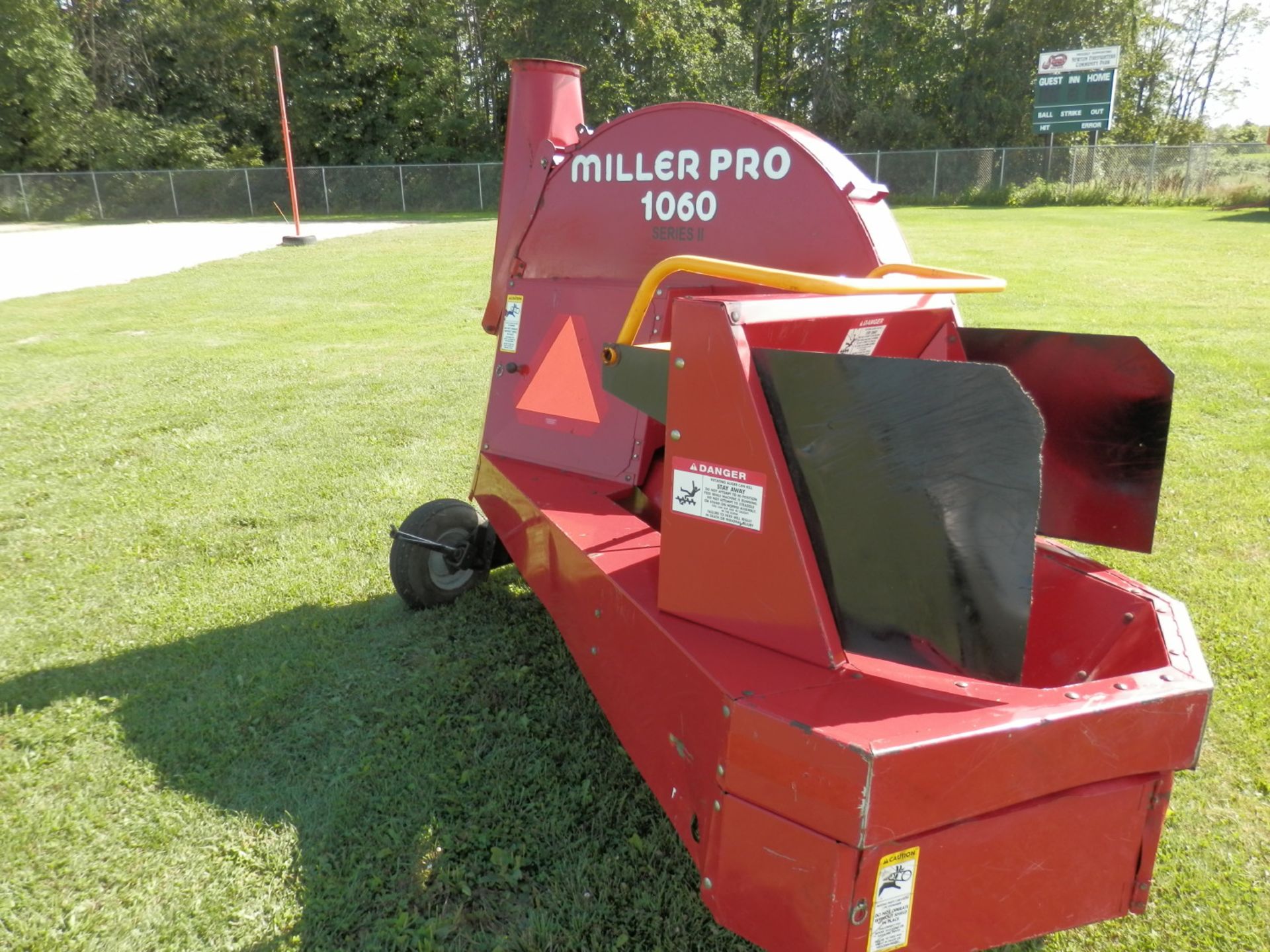 MILLER PRO 1060 SERIES II FORAGE BLOWER - Image 5 of 13