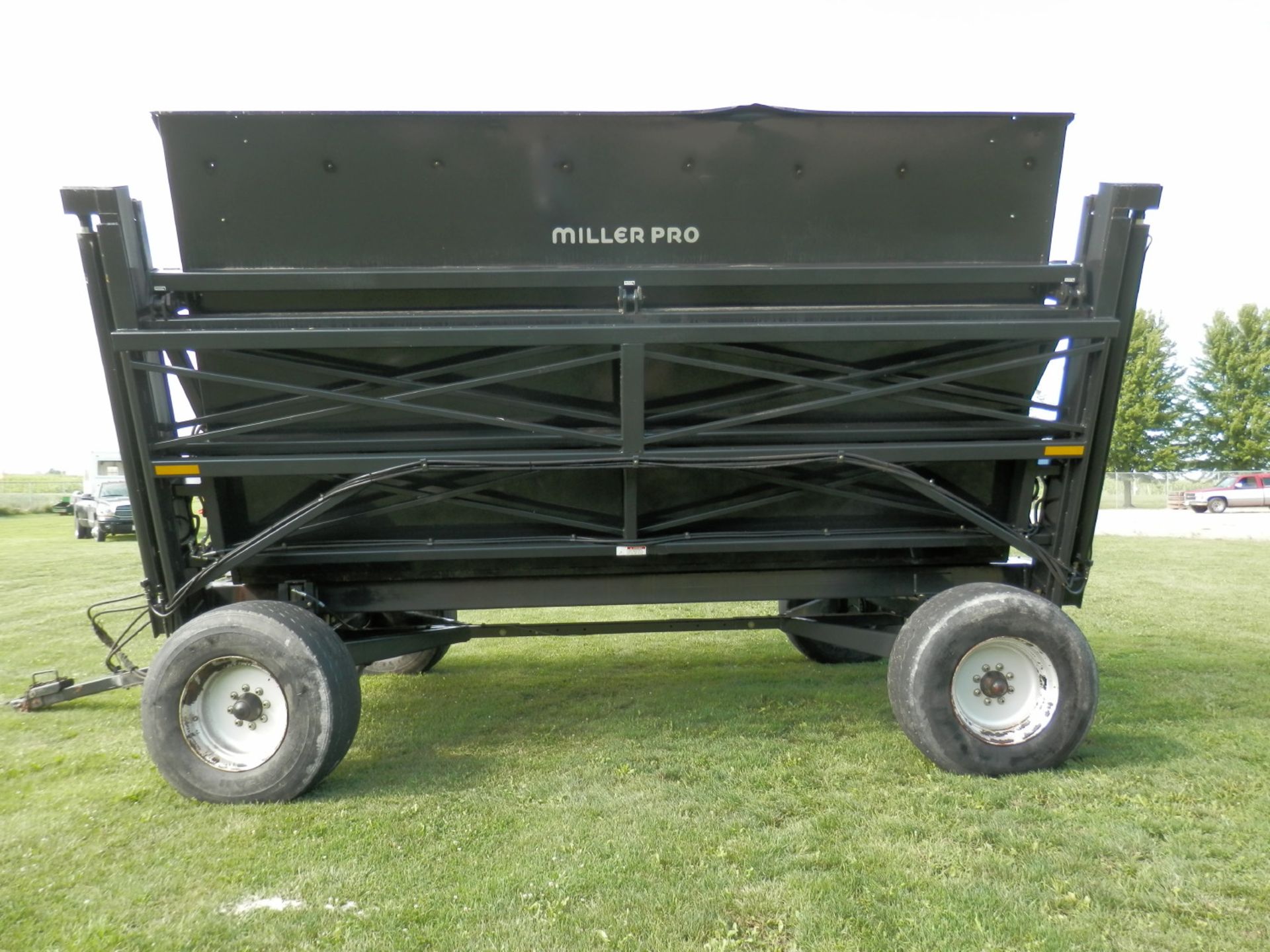 MILLER PRO 9016 DUMP CART - Image 3 of 12