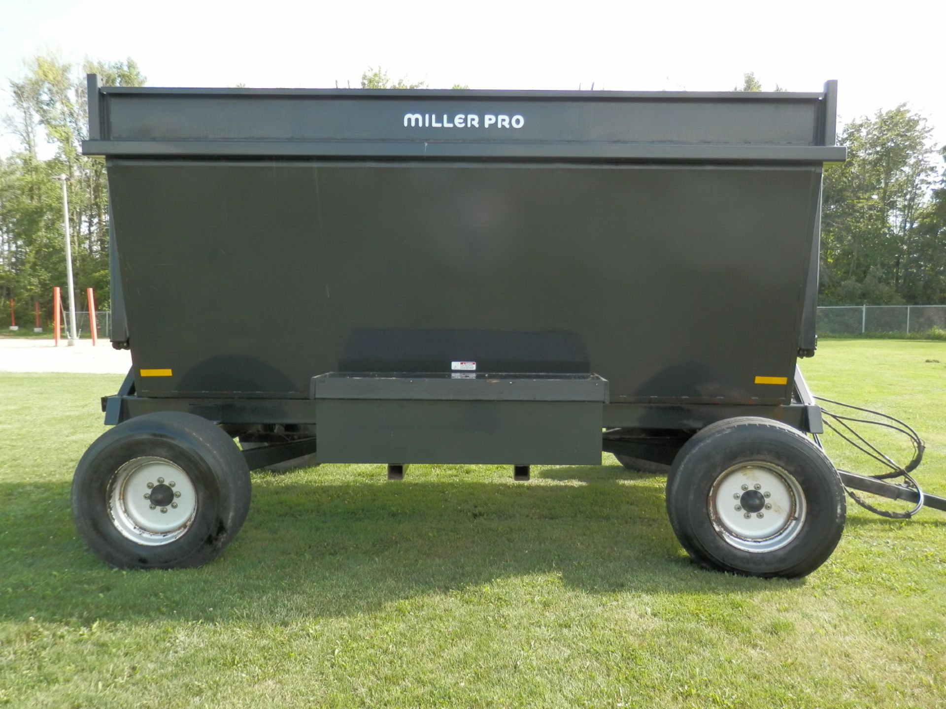 MILLER PRO 9016 DUMP CART - Image 8 of 12