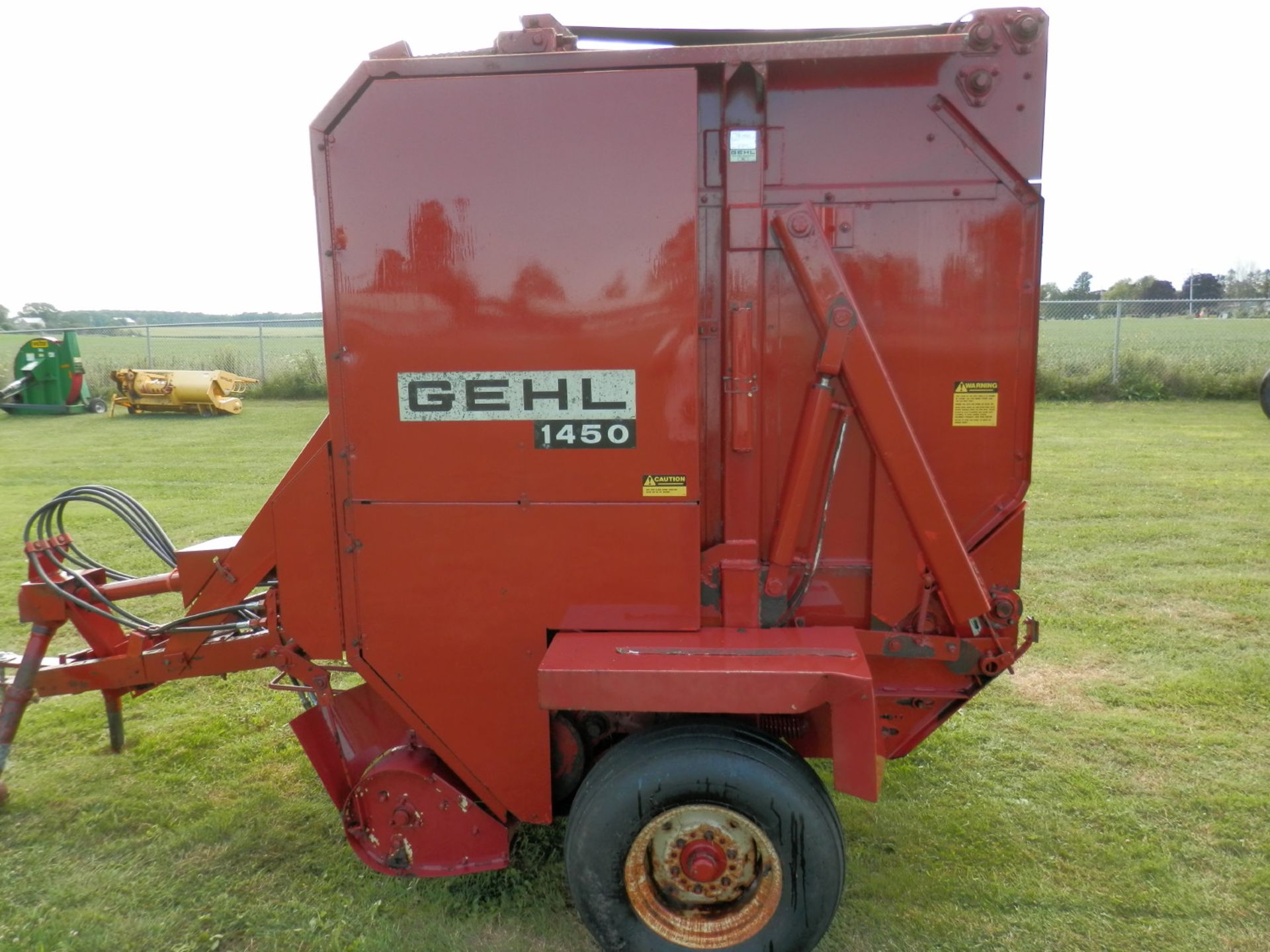 GEHL 1450 ROUND BALER - Image 4 of 7