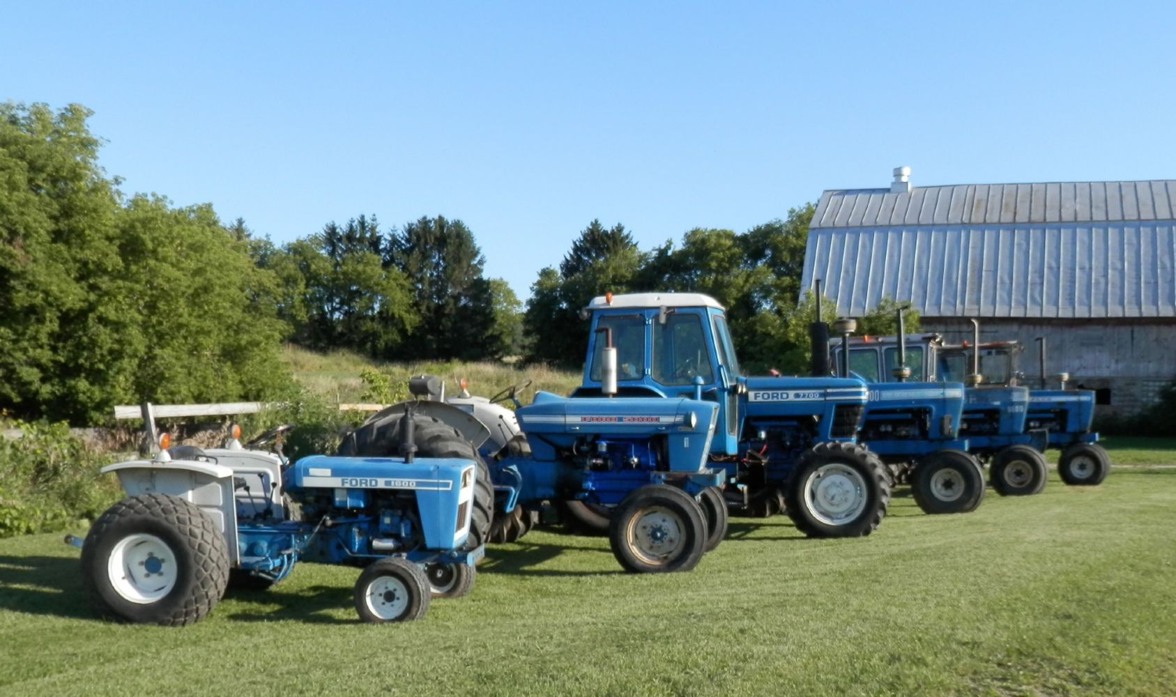 FARM EQUIPMENT RETIREMENT AUCTION FOR  LINSMEIER FARMS-PAUL LINSMEIER