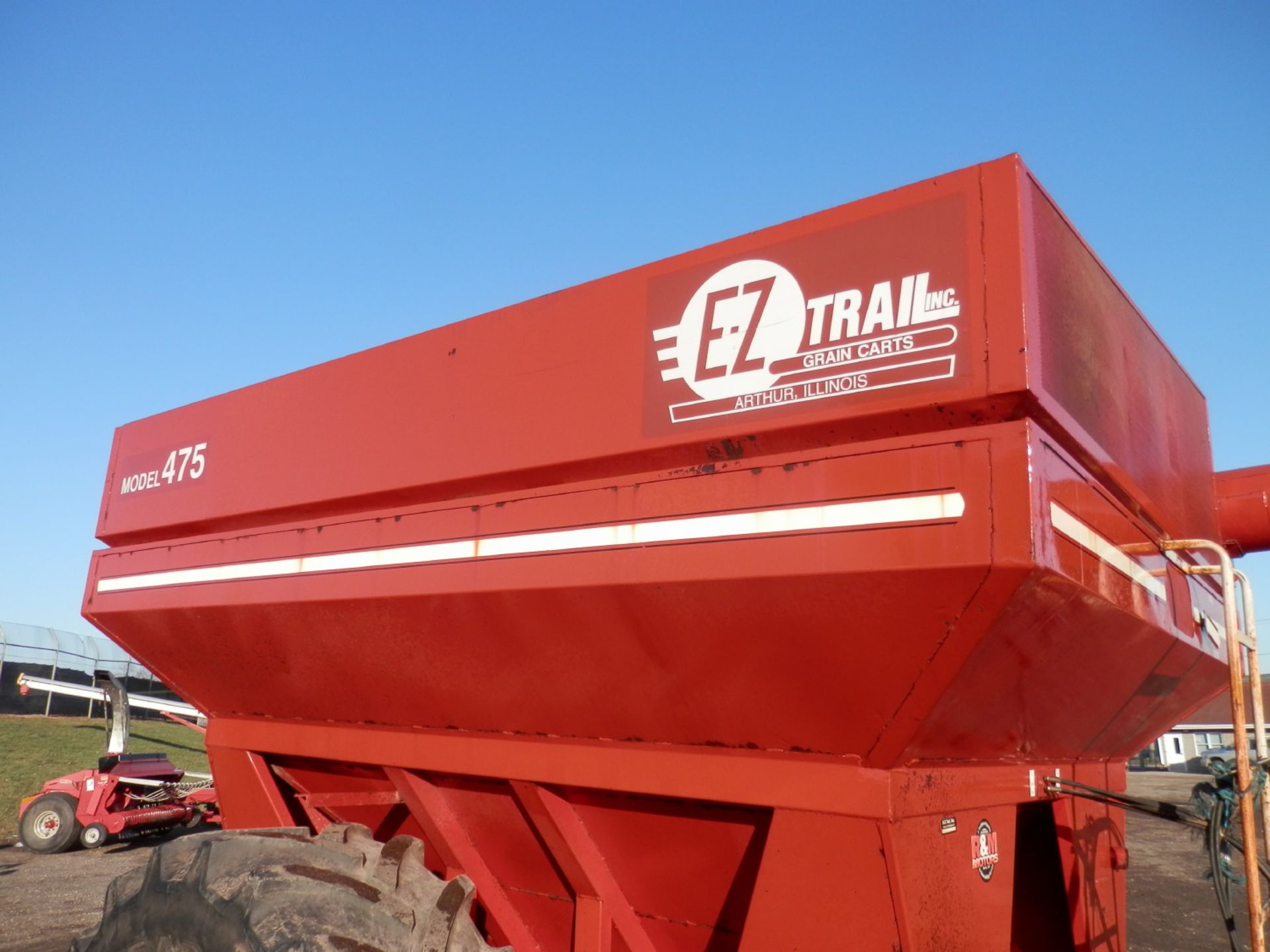 EZ TRAIL 475 GRAIN CART - Image 7 of 11