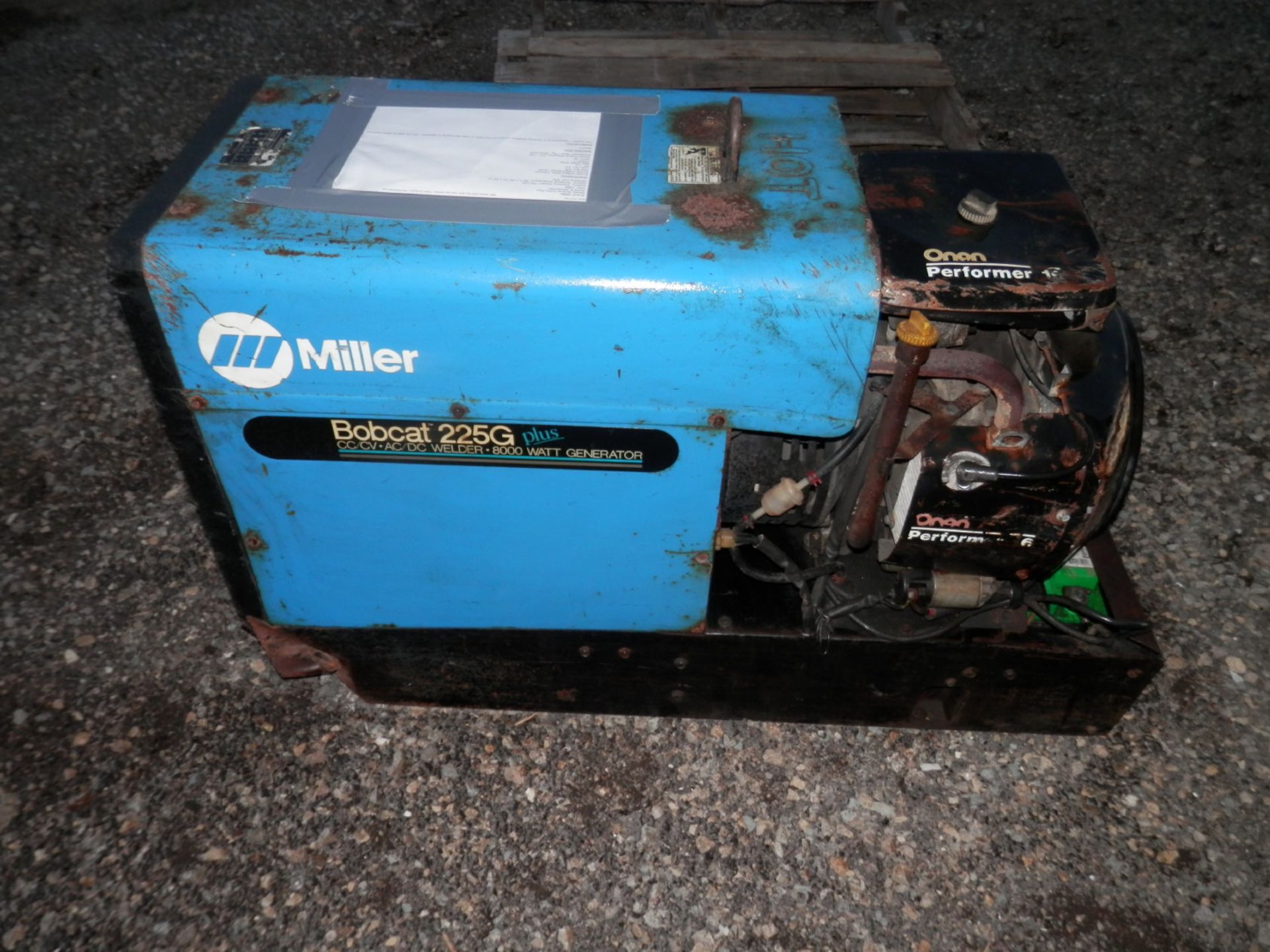 MILLER BOBCAT 225G CC/DV-AC-DC PORTABLE GENERATOR/WELDER - Image 2 of 5