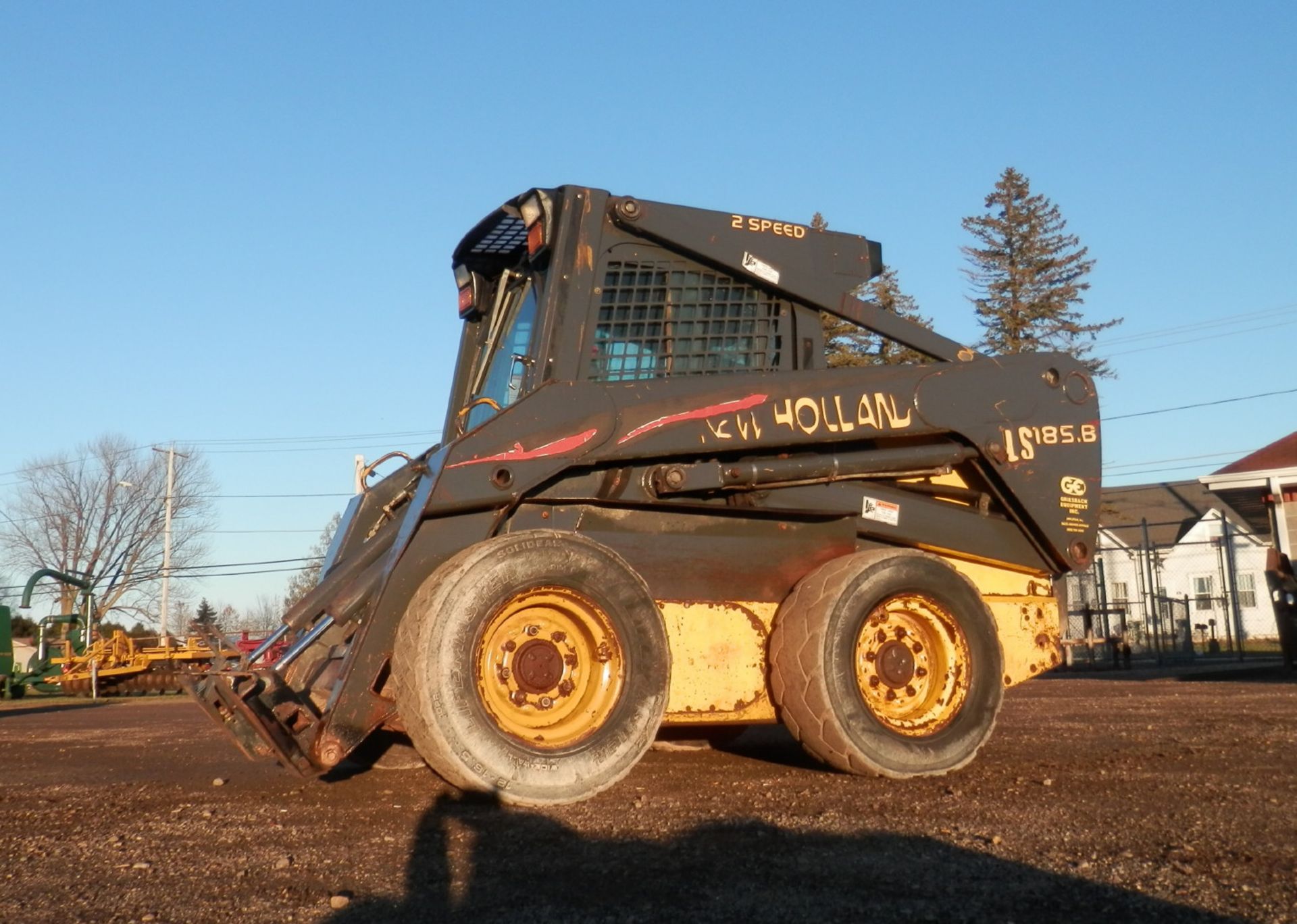 NEW HOLLAND LS185B SKID STEER