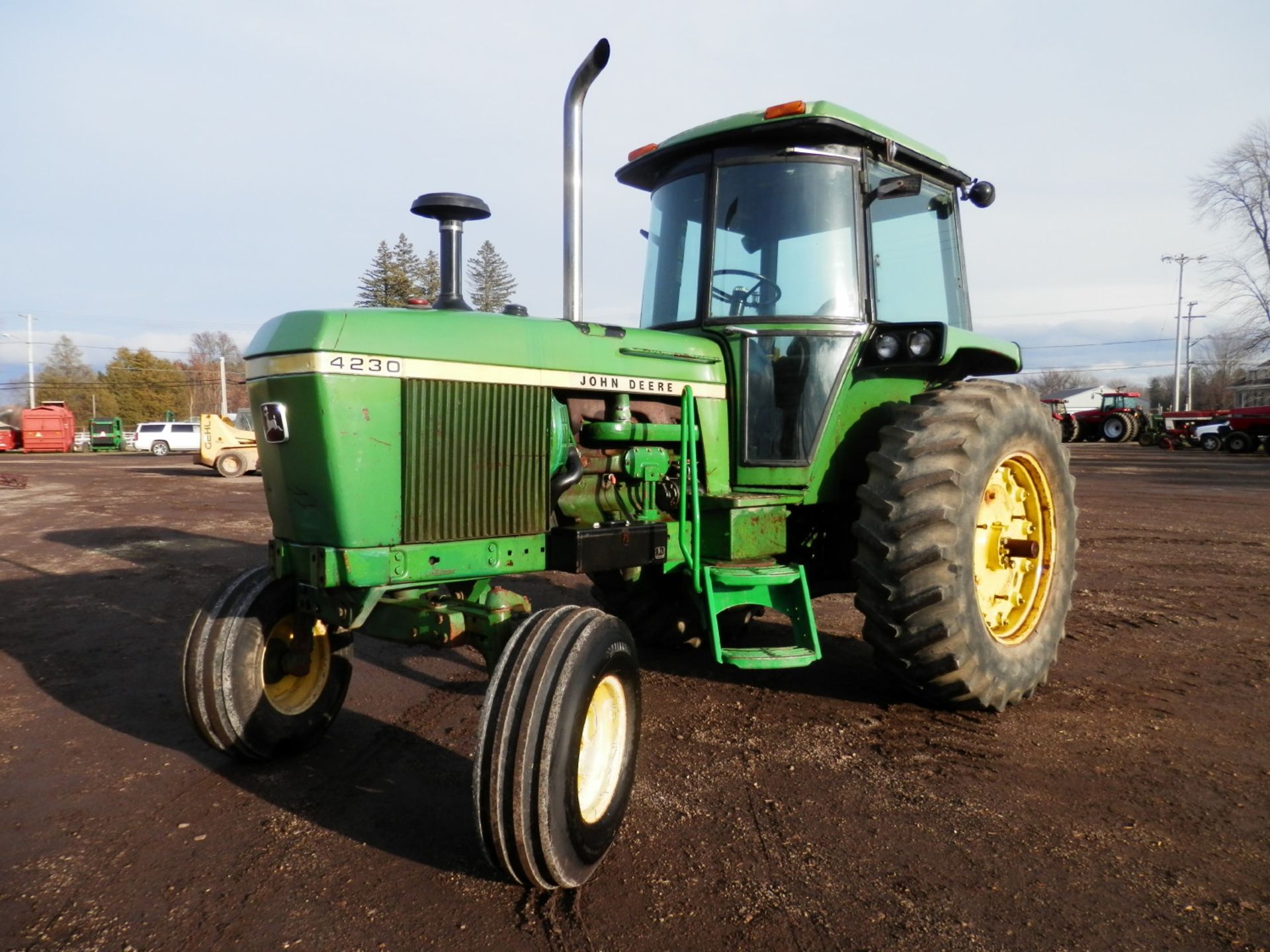 JOHN DEERE 4230 SGB TRACTOR