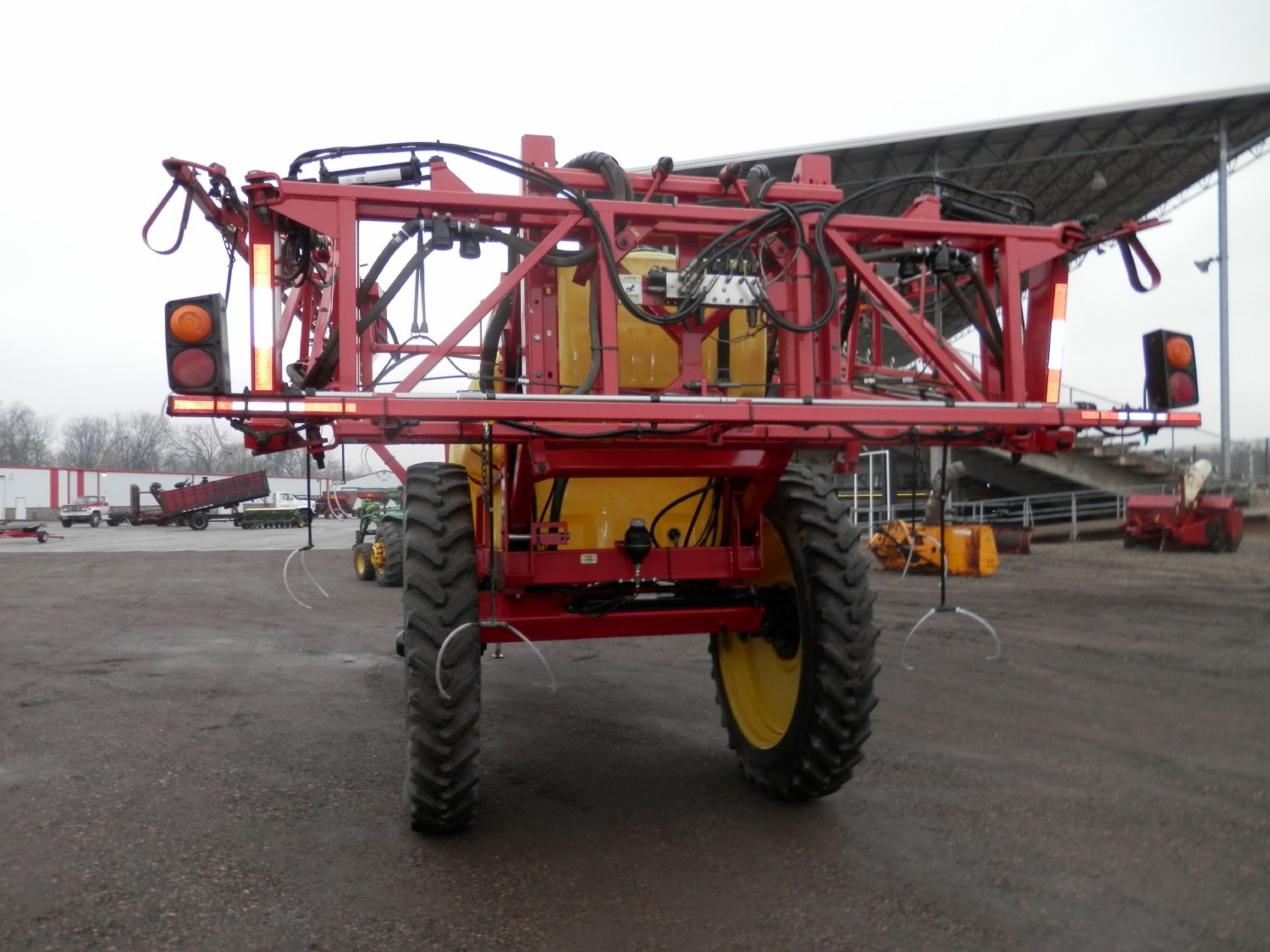 GREGSON 1000 GAL FIELD SPRAYER - Image 3 of 11