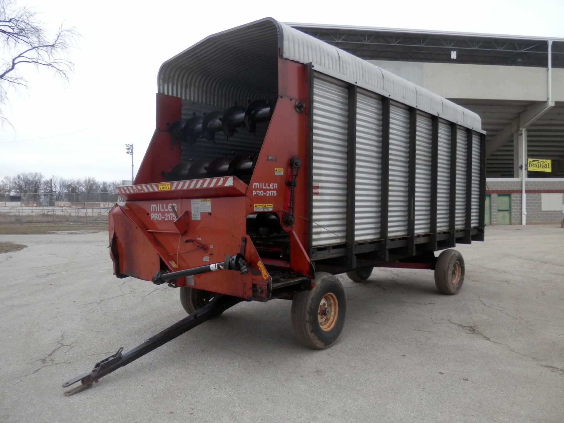 MILLER PRO 2175 18' SU LH FORAGE BOX