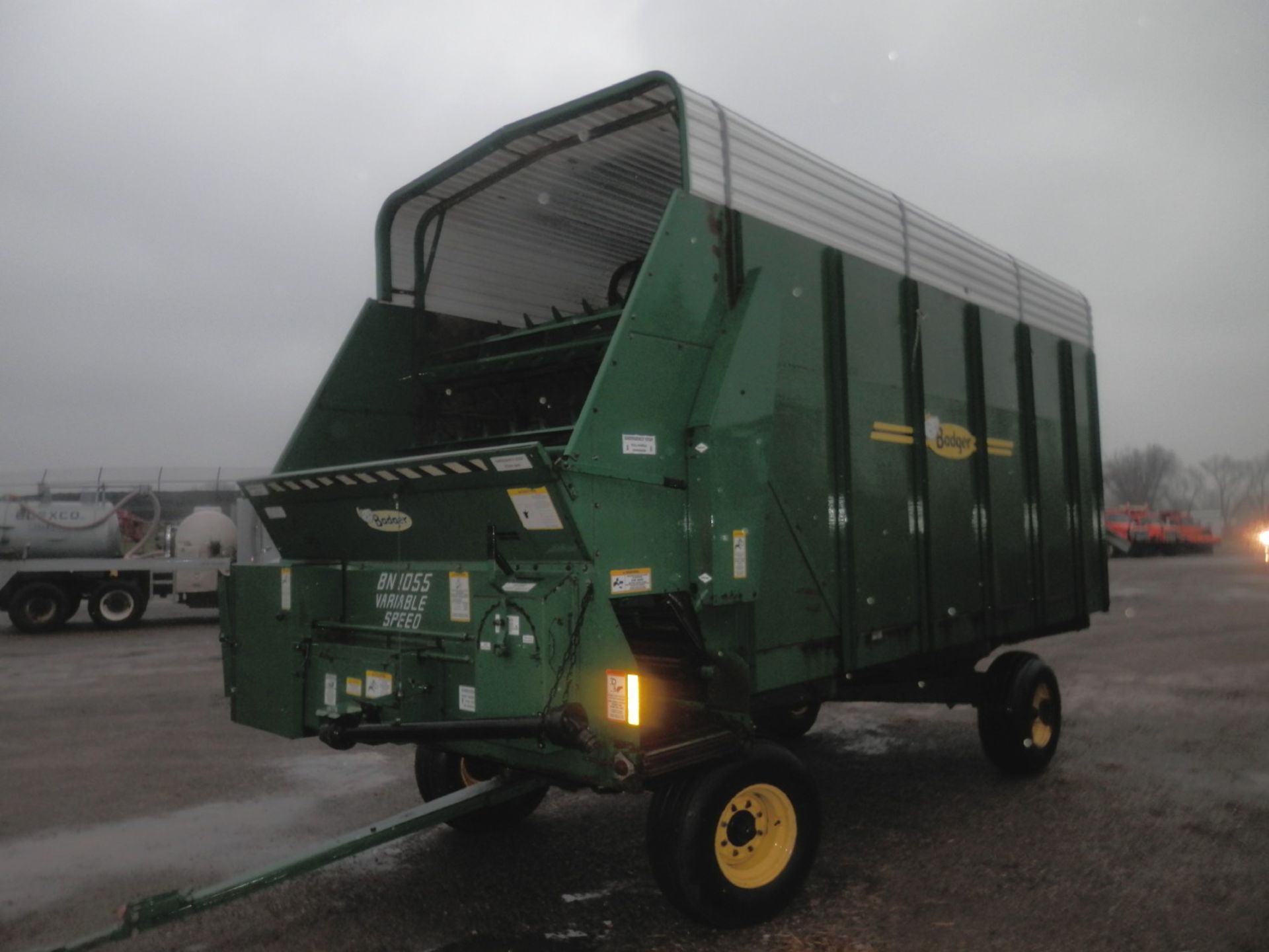 BADGER BN 1055 16' LH FORAGE WAGON