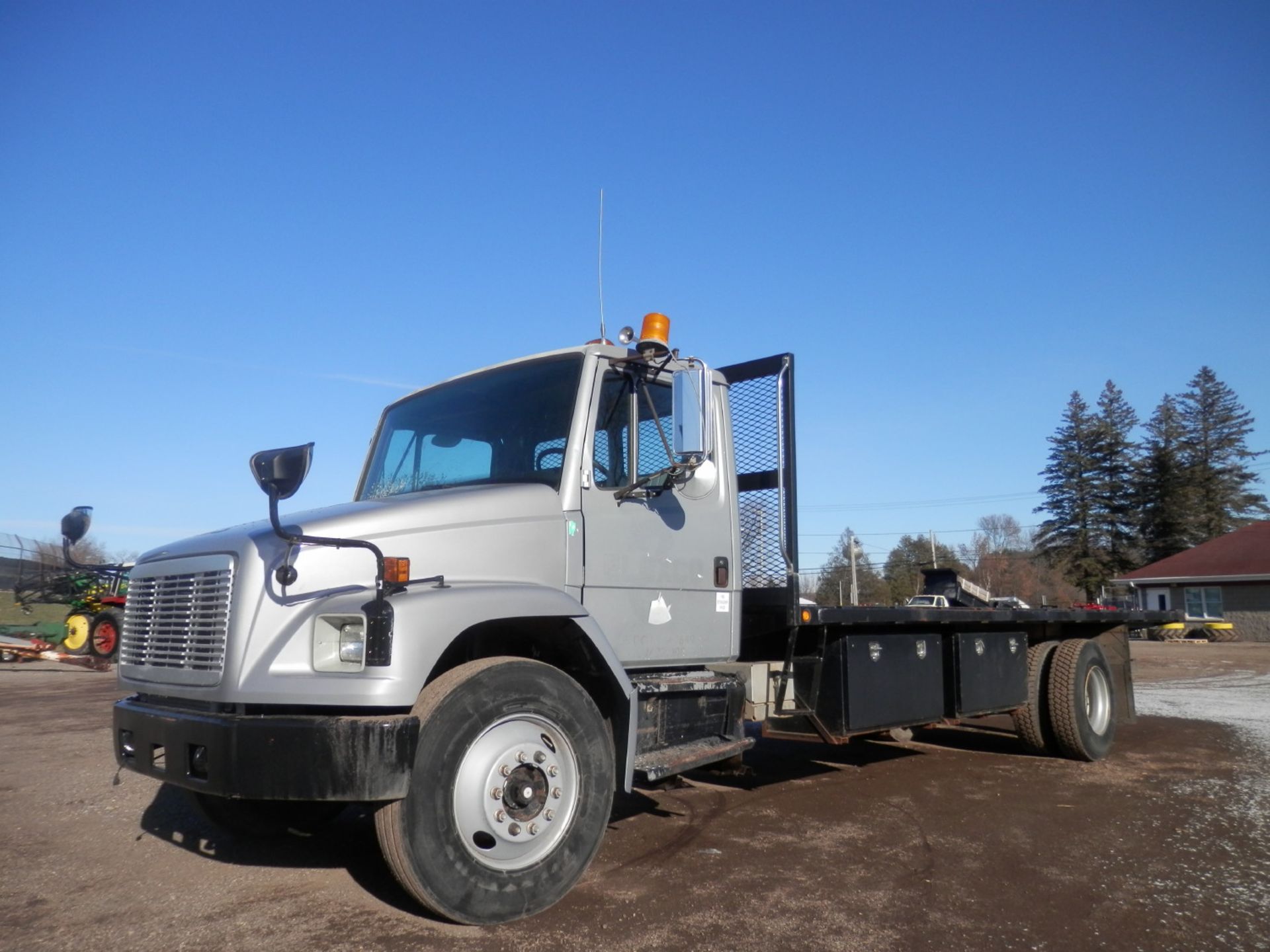 '95 FREIGHTLINER FL70 FLAT BED TRUCK, VIN 1FV6HFAA4SL756952