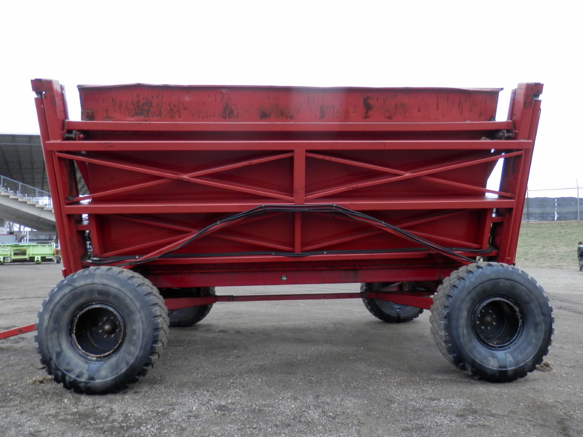 MILLER PRO 9016 4-wheel DUMP CART - Image 6 of 7