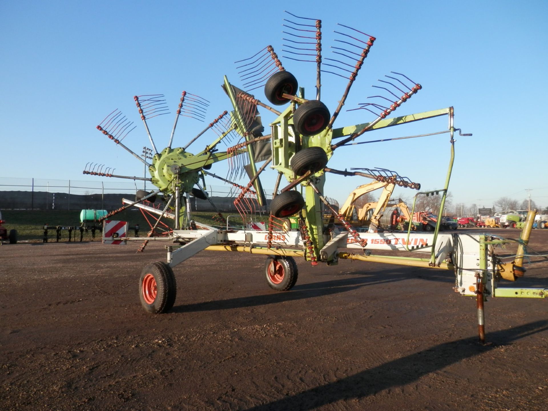 CLAAS LINER 1550 TWIN ROTARY RAKE - Image 4 of 9