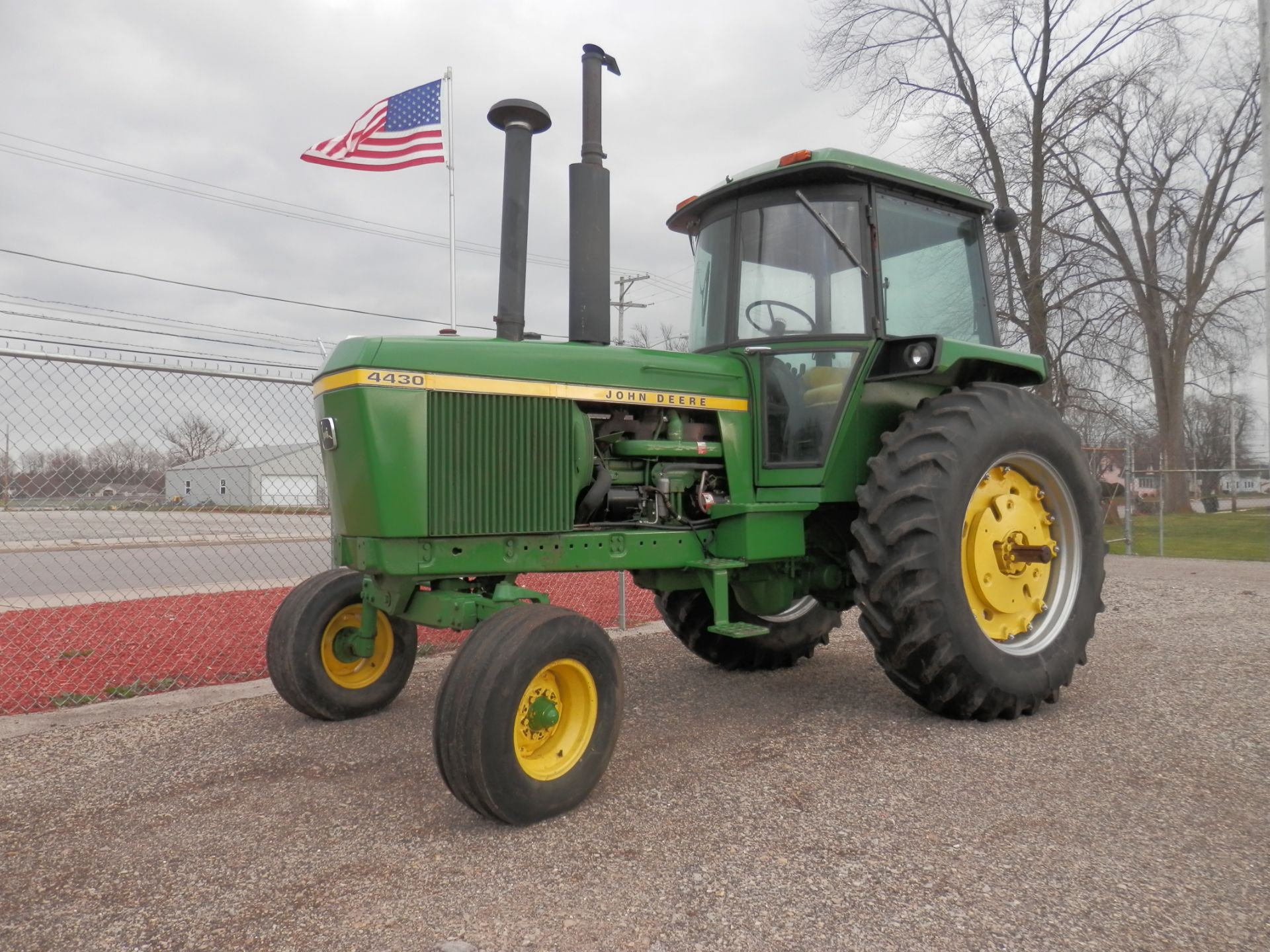 JOHN DEERE 4430 SGB 2WD TRACTOR